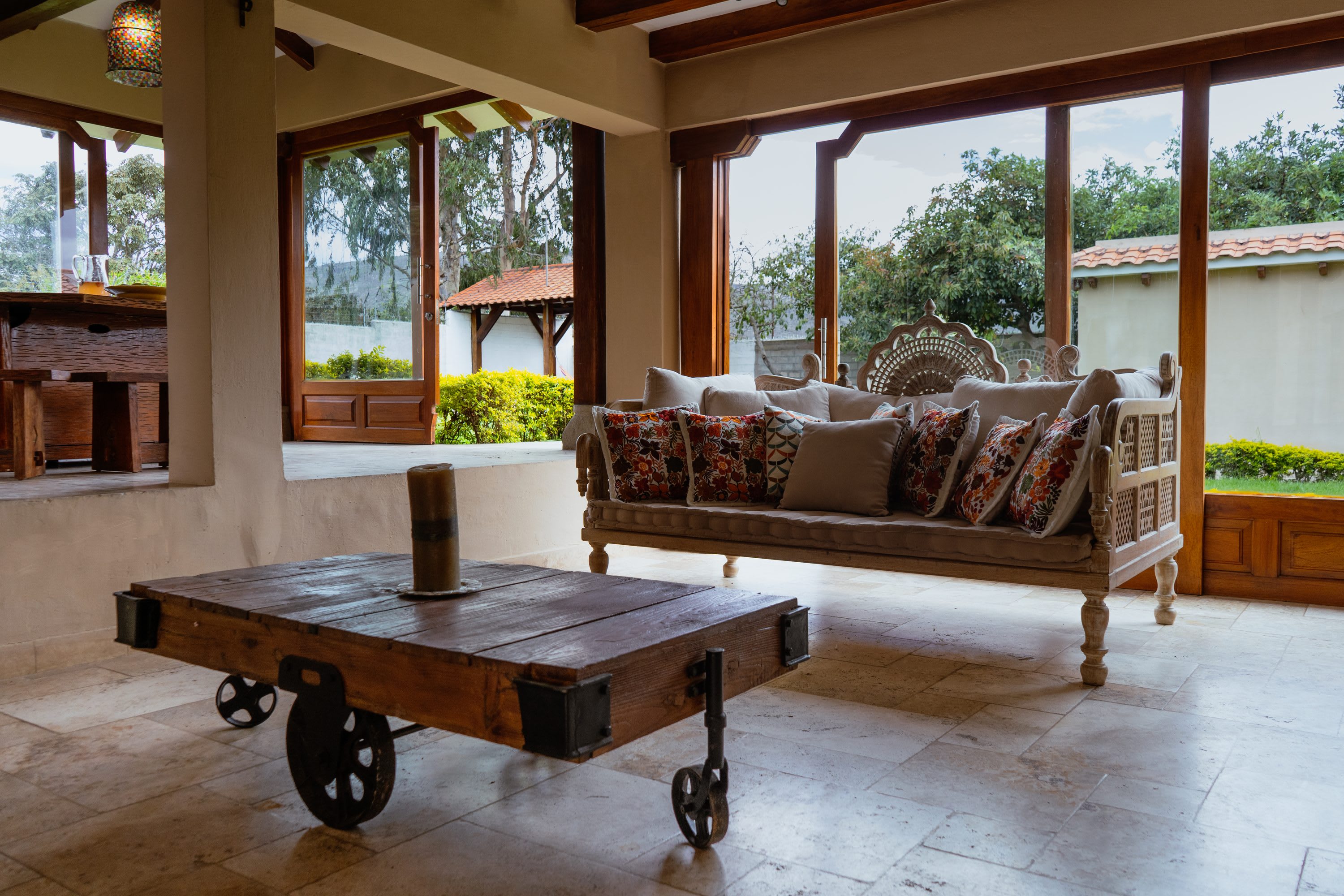 Guayllabamba Estate - Indoor Pool, Jacuzzi & Gym