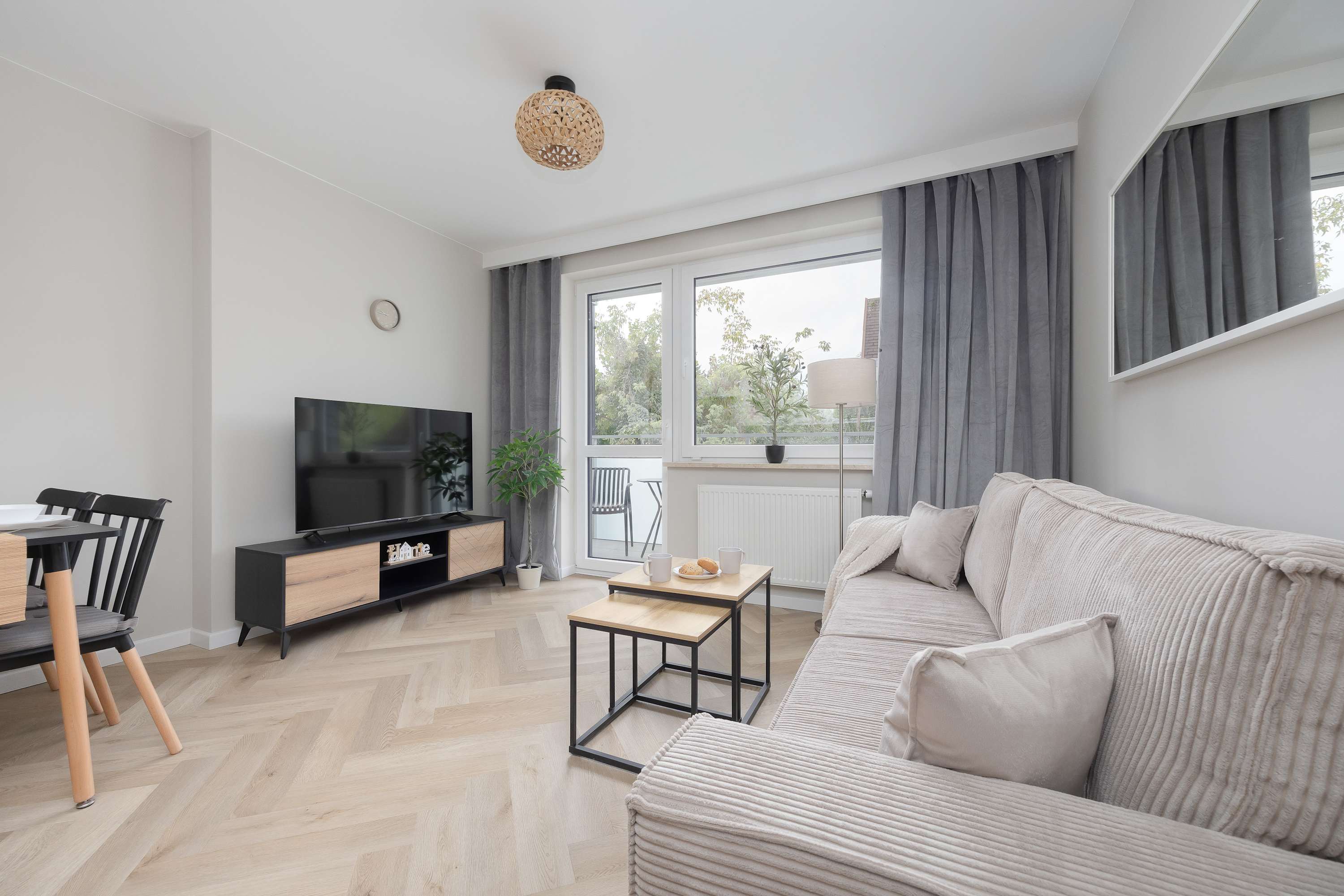 Warsaw | Pileckiego 59 Street | Air-conditioned apartment | Balcony — Warszawa, Mazovia — vacation rental
