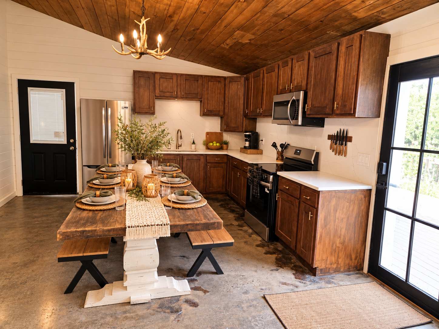 Lakeview Retreat | Scenic Stay at the Event Venue