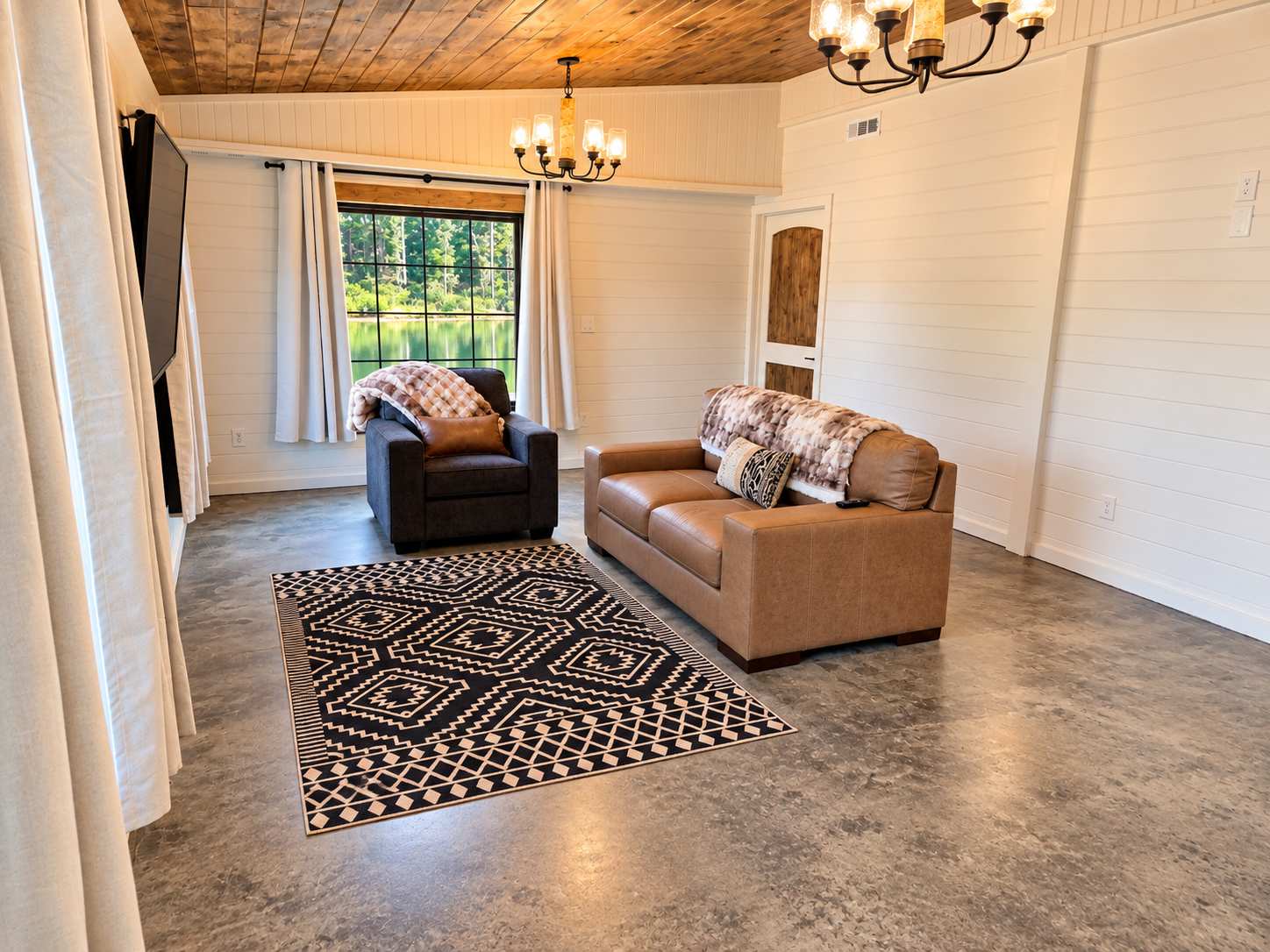 Lakeview Retreat | Scenic Stay at the Event Venue