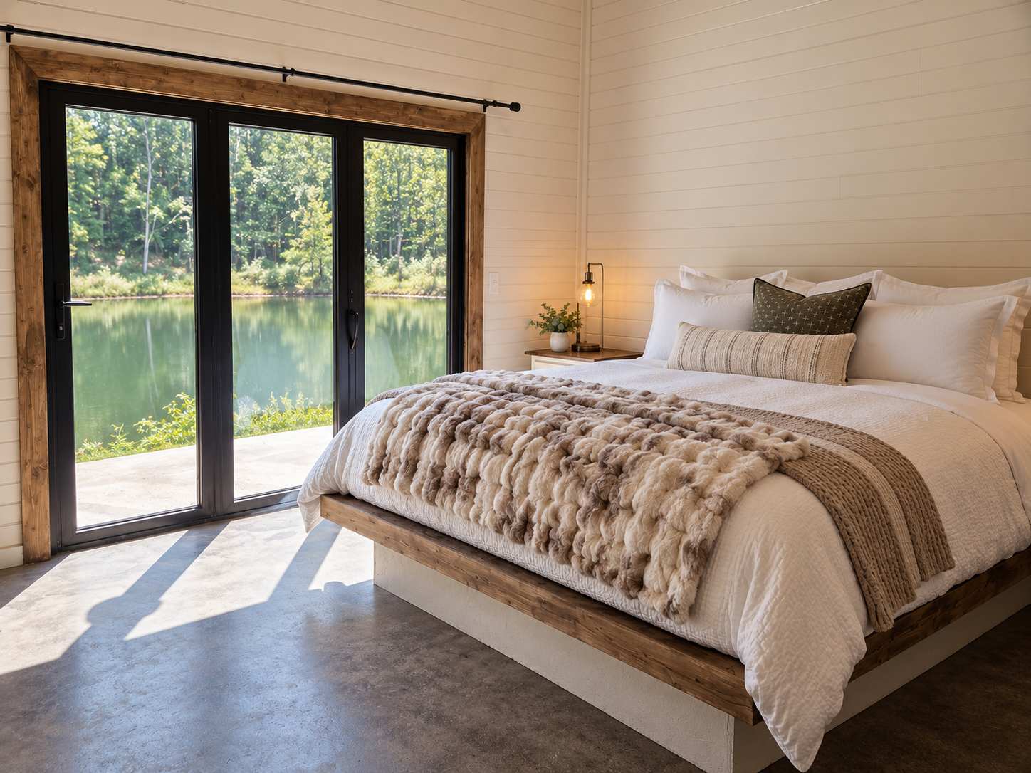 Lakeview Retreat | Scenic Stay at the Event Venue