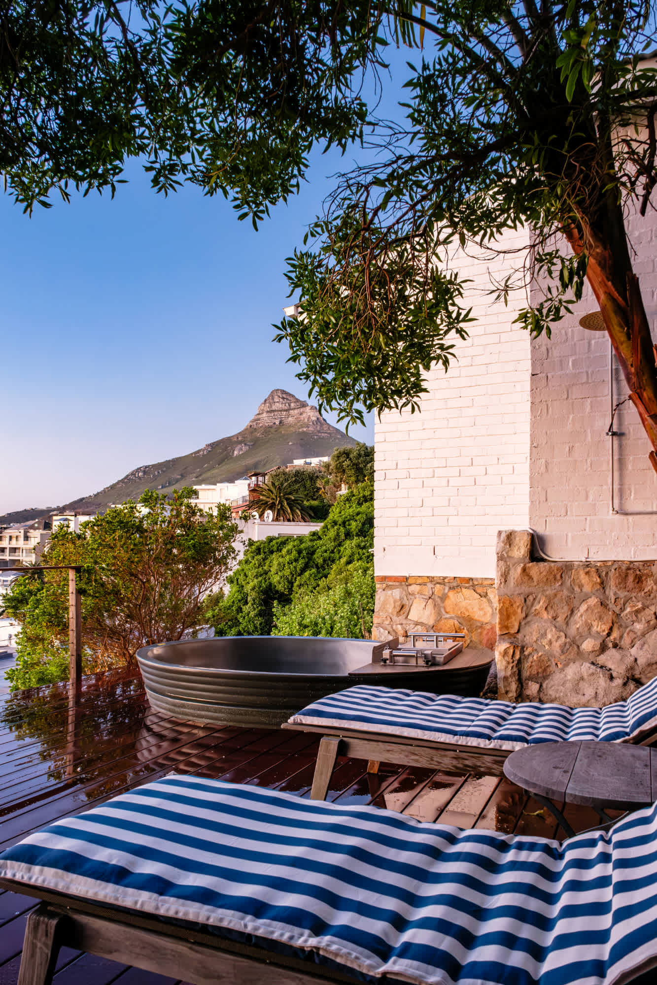 2 Bed Camps Bay Apartment with Patio Rock Retreat 4