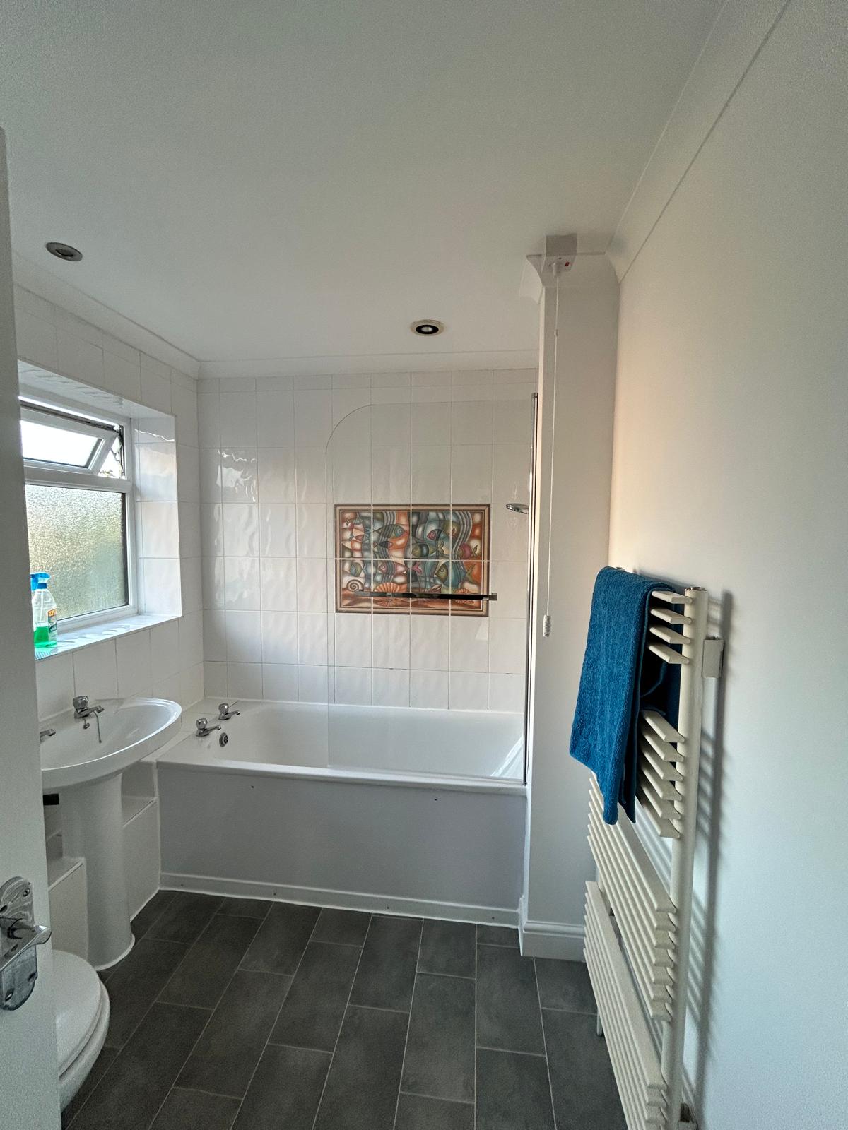 Spacious 2BR South Anston House Driveway Parking in Windsor Walk 26 S25 5EL - Property image 13 - VivreStays