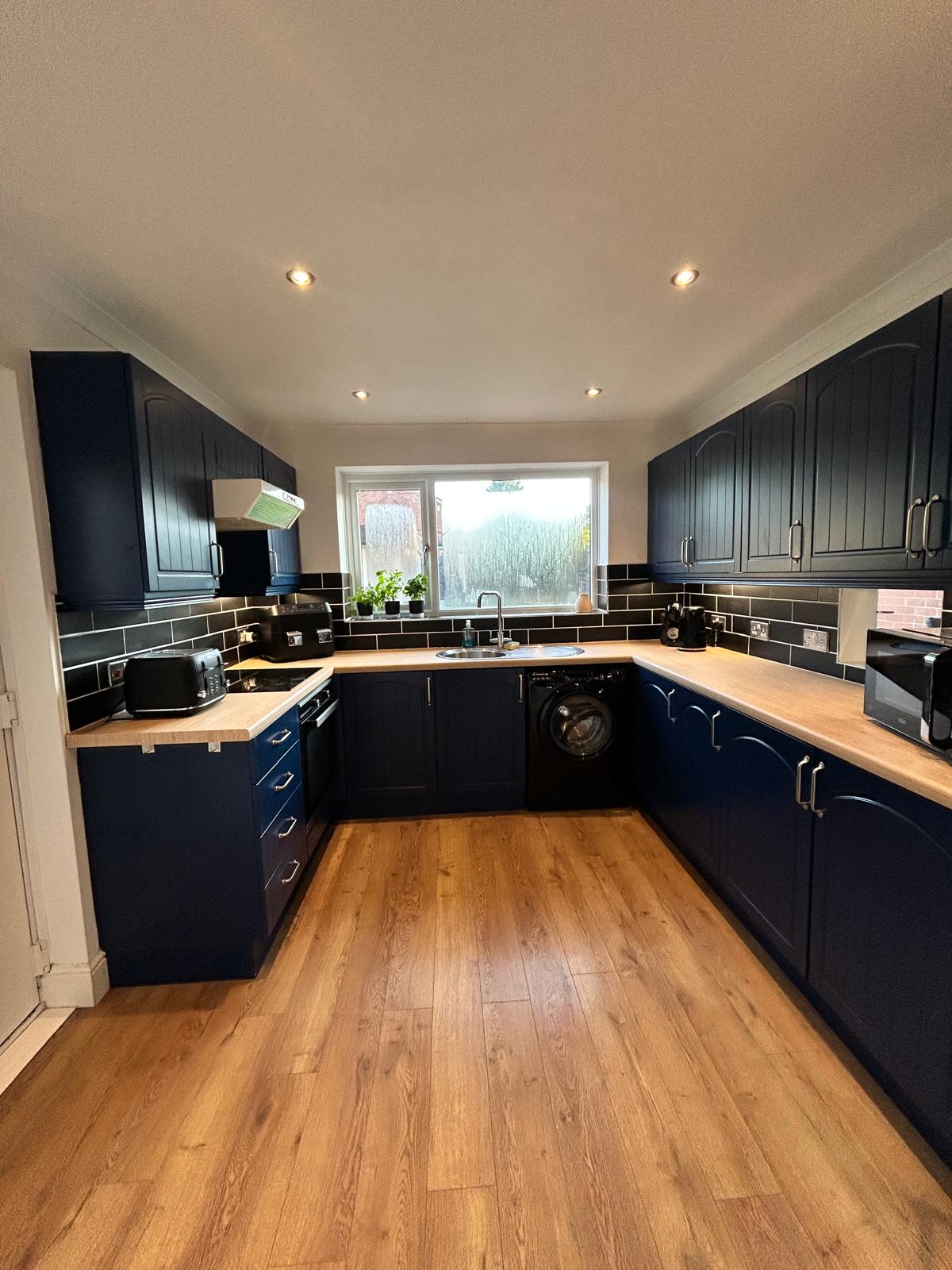 Spacious 2BR South Anston House Driveway Parking in Windsor Walk 26 S25 5EL - Property image 7 - VivreStays