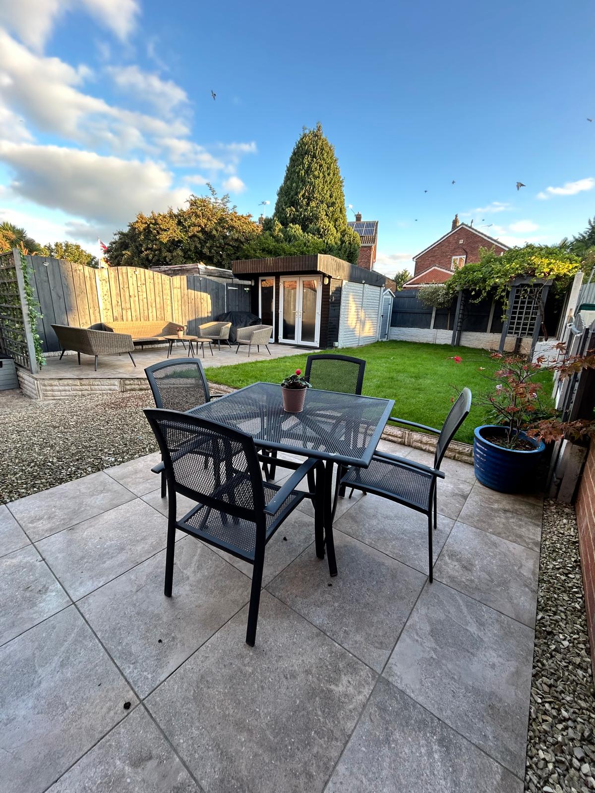 Spacious 2BR South Anston House Driveway Parking in Windsor Walk 26 S25 5EL - Property image 10 - VivreStays