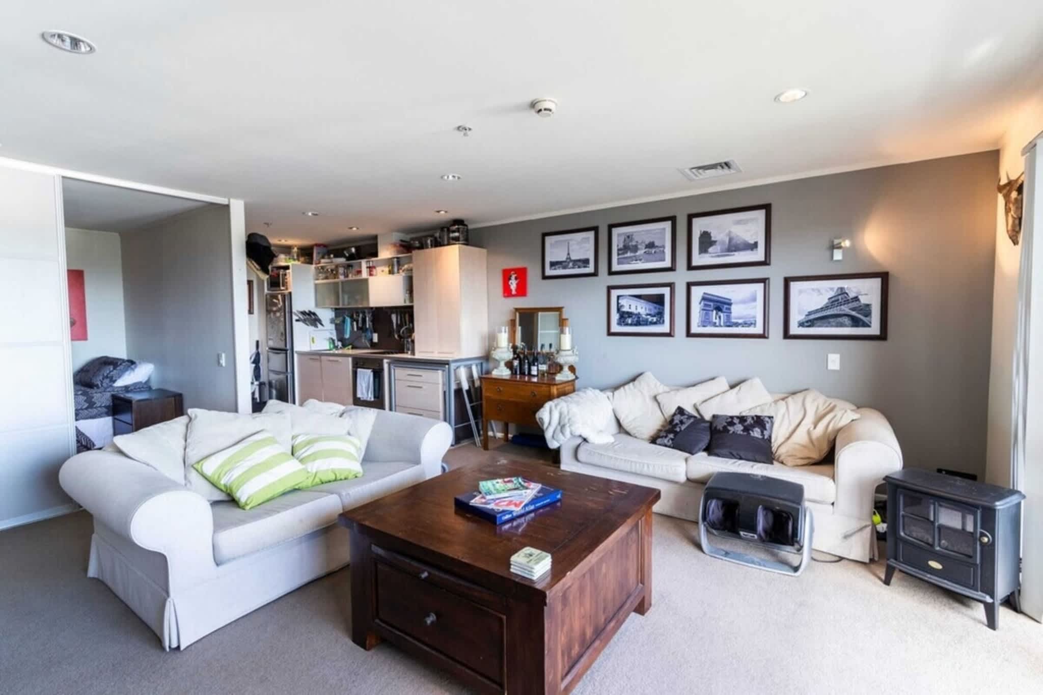 Sunny 2 bedroom | 2 bath in Grafton with VIEWS! — Auckland, Auckland — vacation rental
