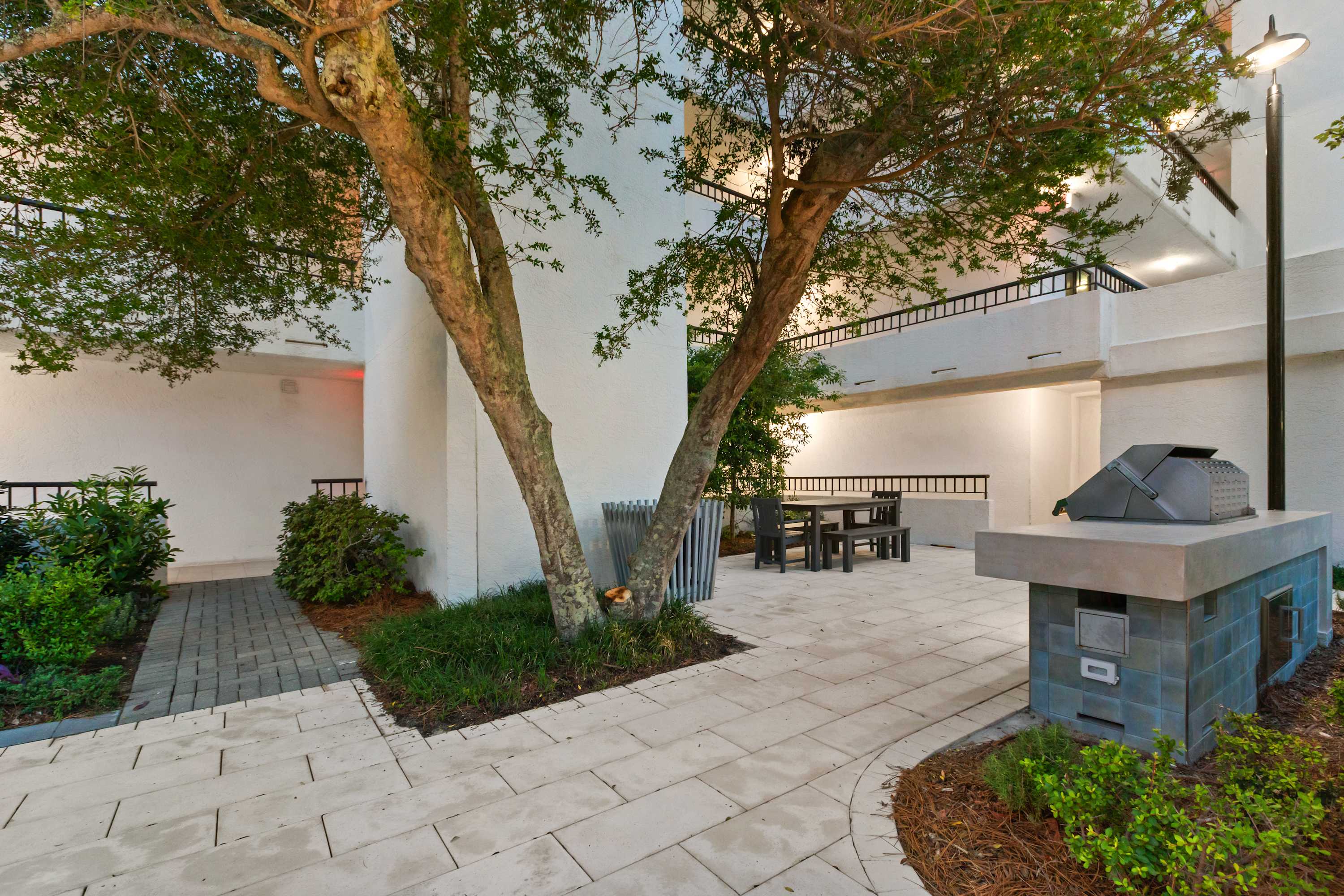 One Seagrove Place 1503 71