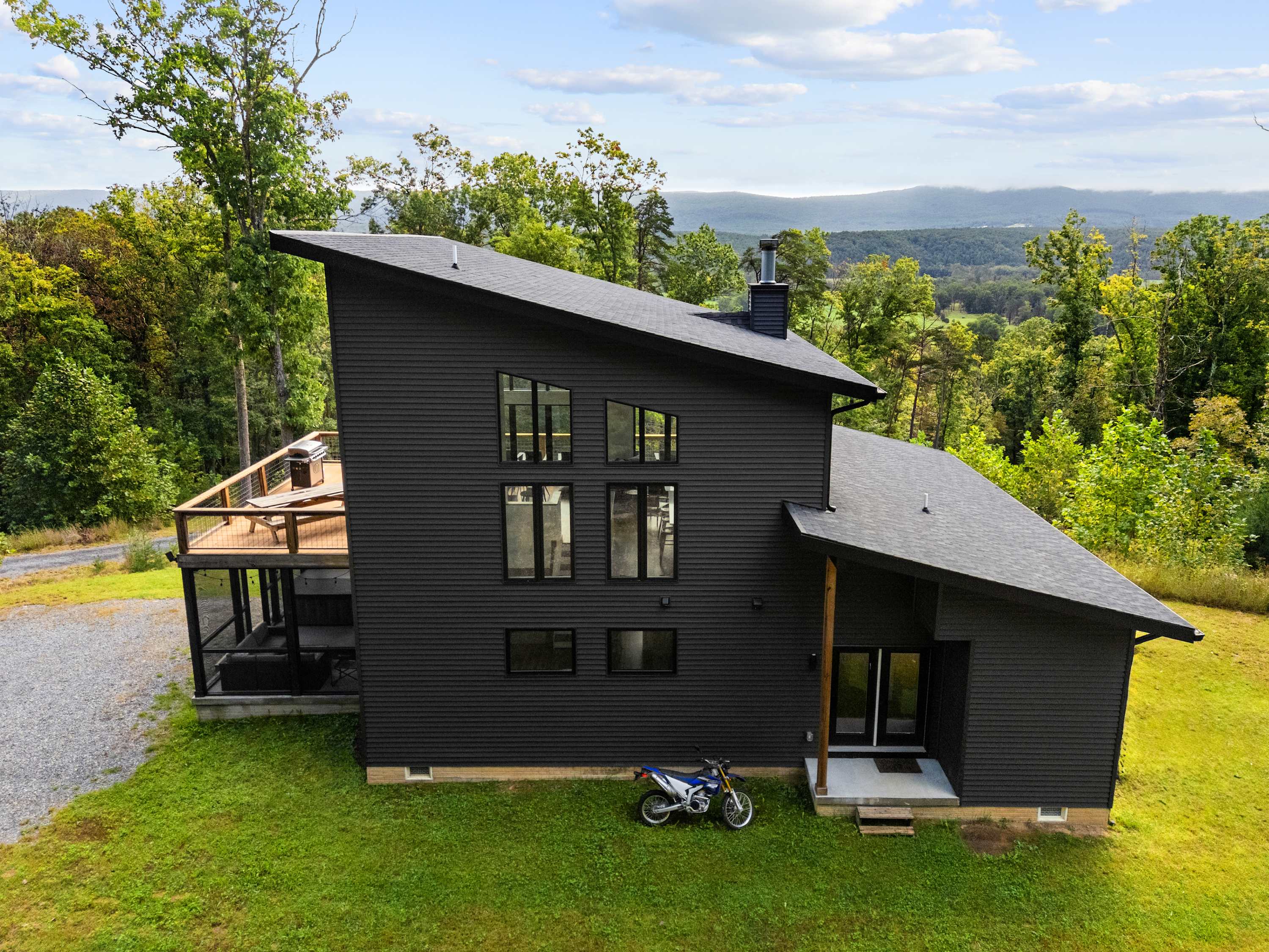 Mountain Getaway w/ Hot Tub & Wood-Burning Fire