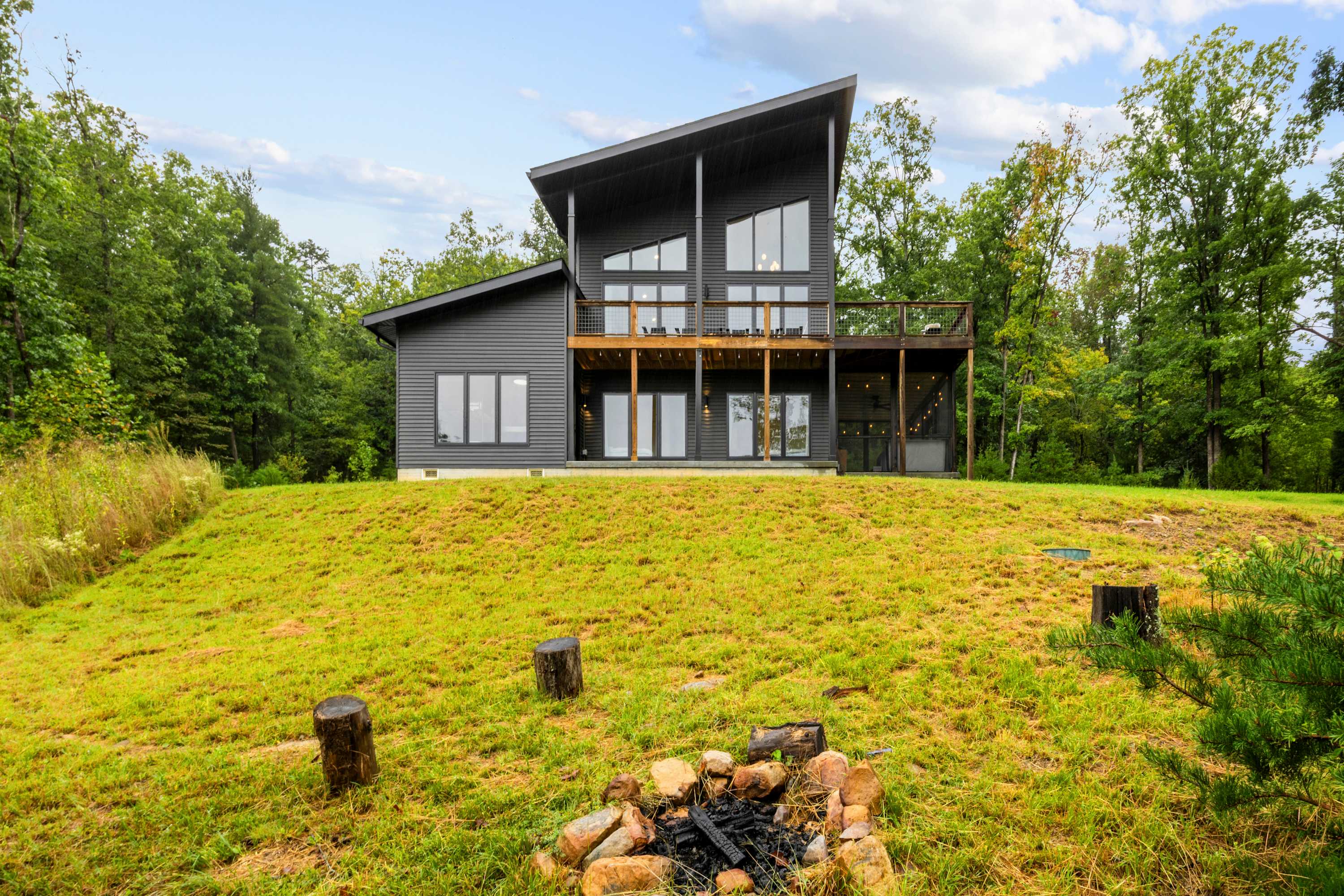 Mountain Getaway w/ Hot Tub & Wood-Burning Fire