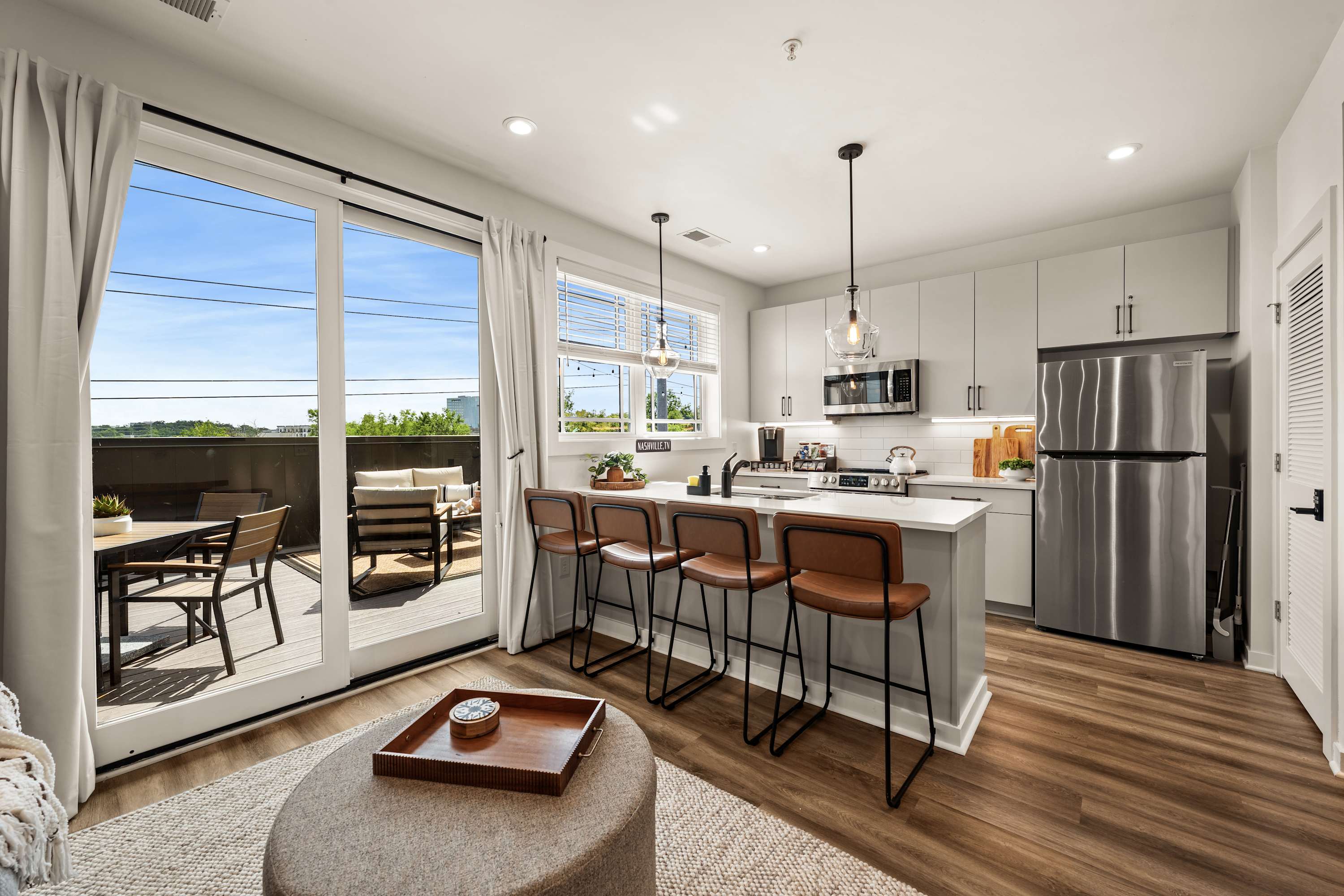 Modern Condo-5 Min to Broadway -Walk to Coffee
