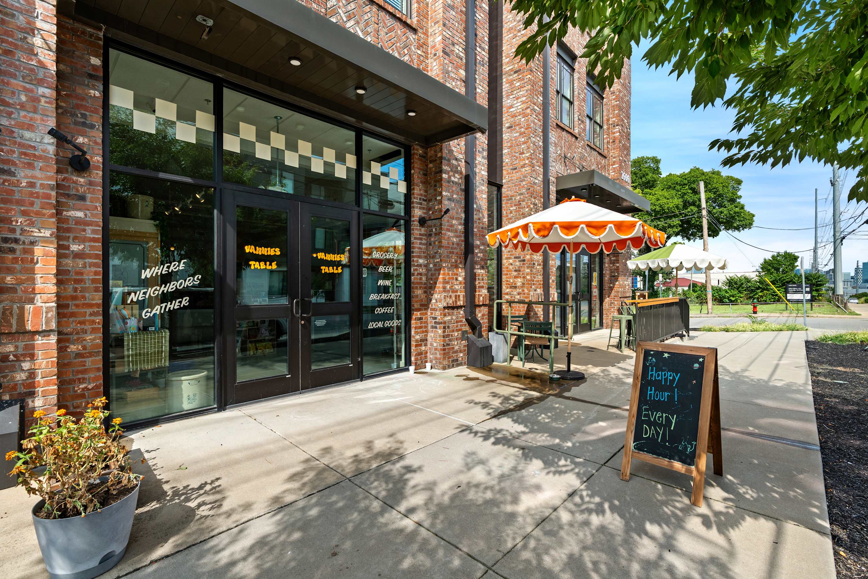 Modern Condo-5 Min to Broadway -Walk to Coffee