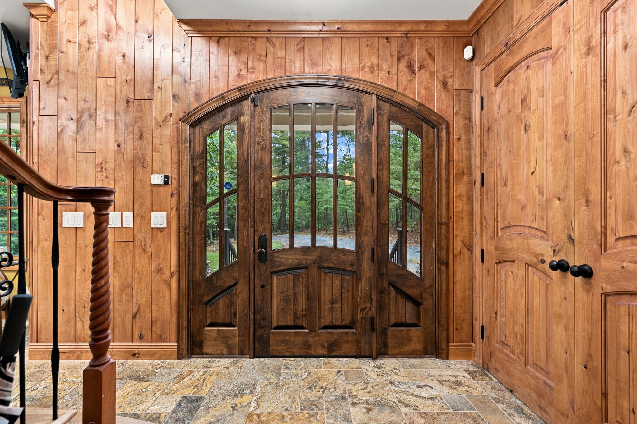 Mountain Lodge w/Theater, Gym, Music Room + Piano