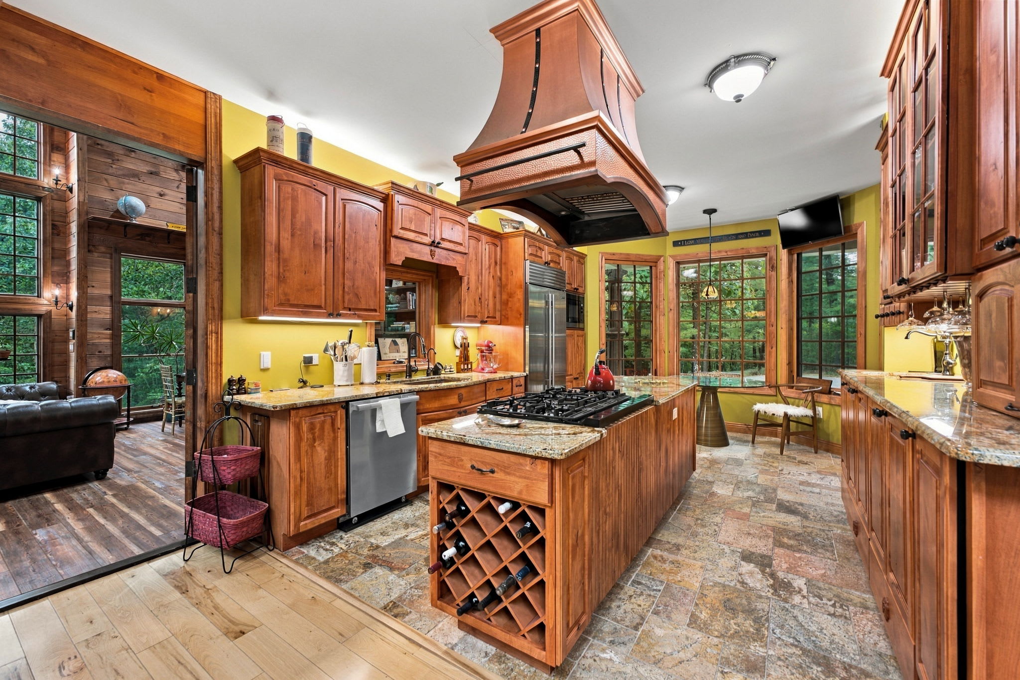 Chef's kitchen for all your favorite recipes