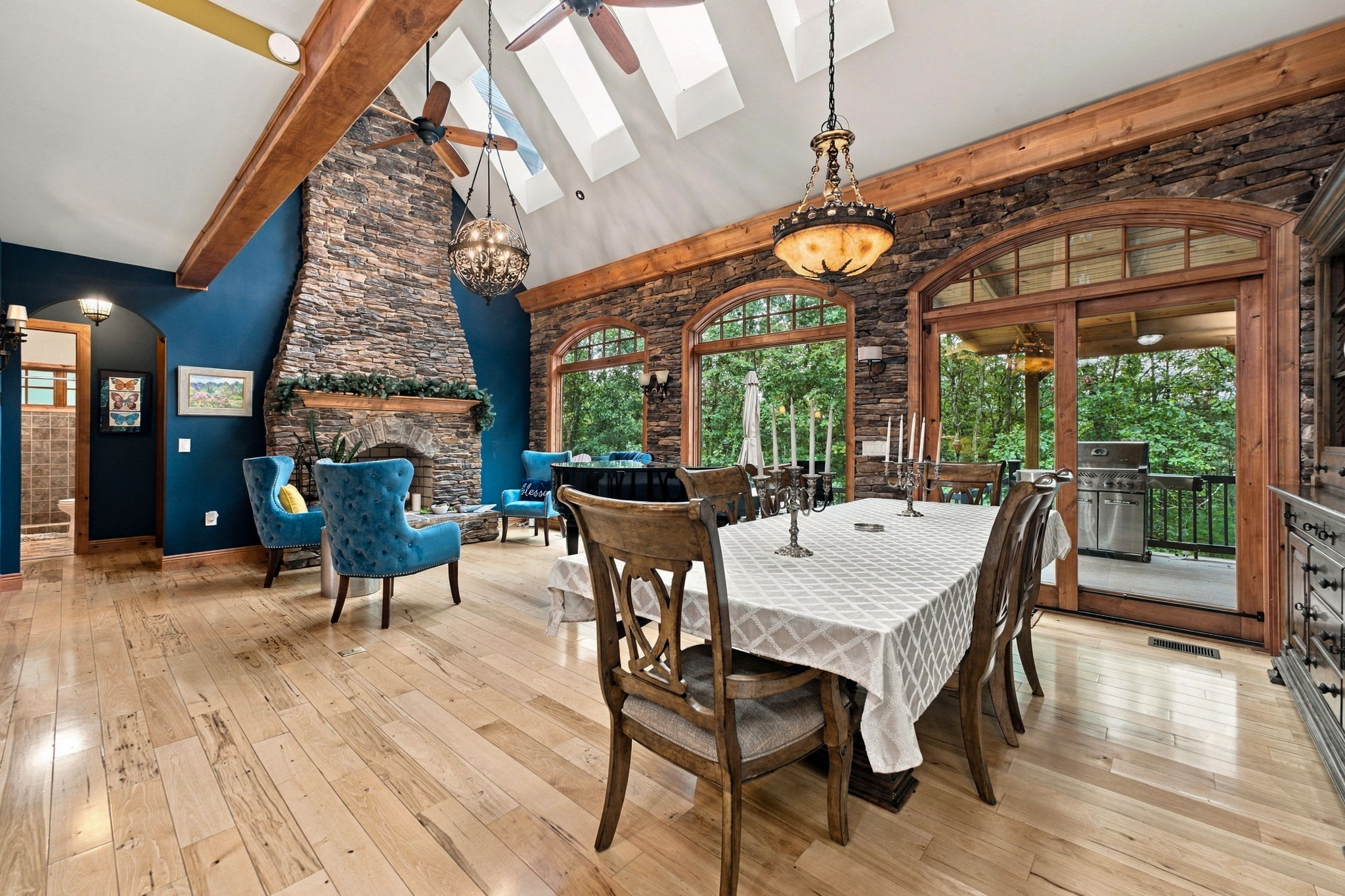 Mountain Lodge w/Theater, Gym, Music Room + Piano
