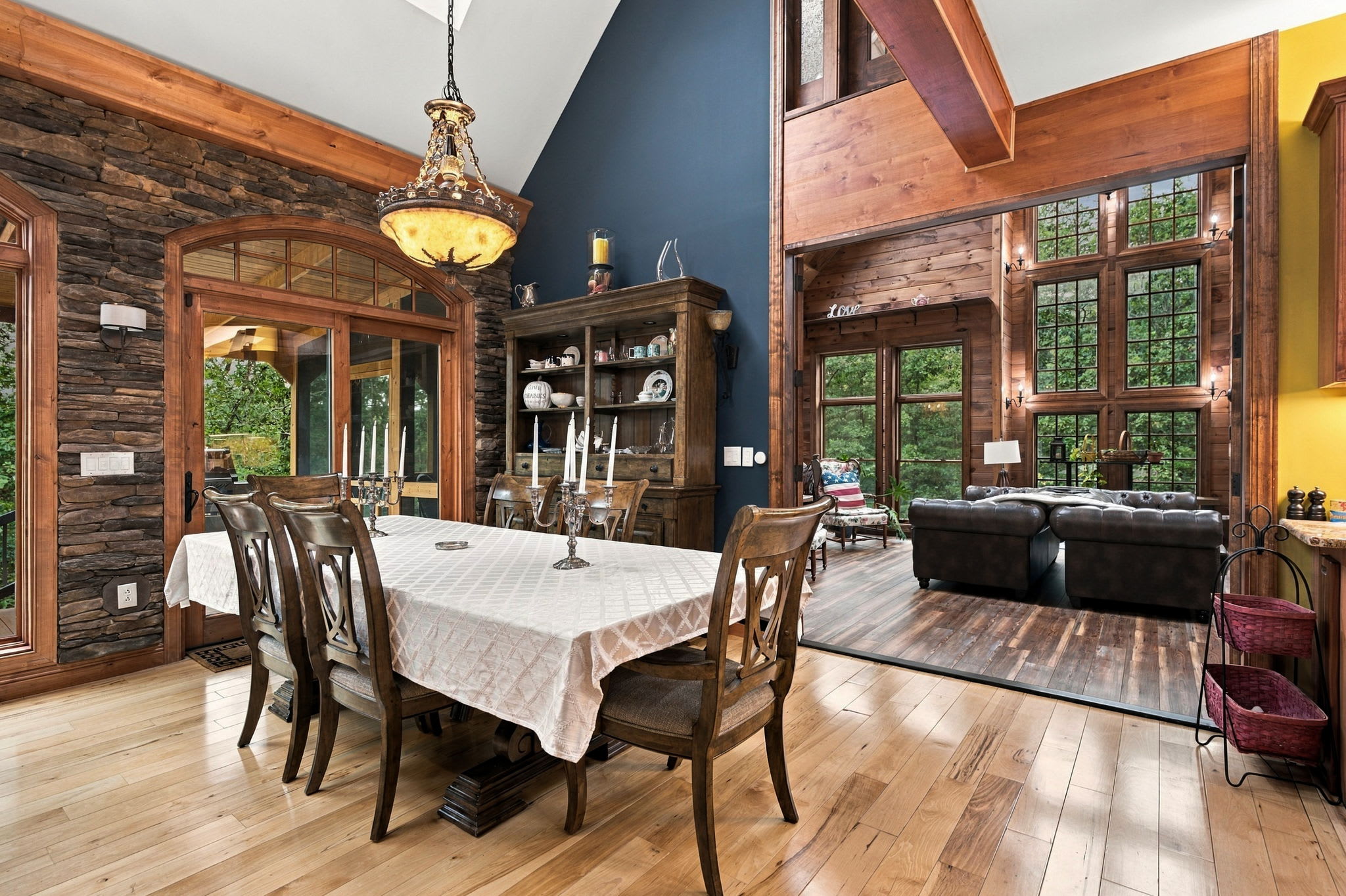 Mountain Lodge w/Theater, Gym, Music Room + Piano
