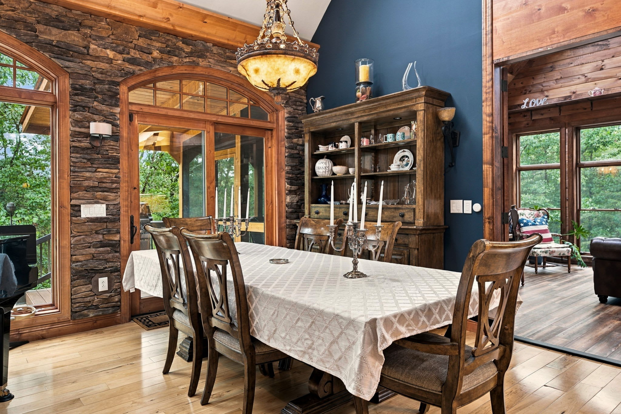 Mountain Lodge w/Theater, Gym, Music Room + Piano