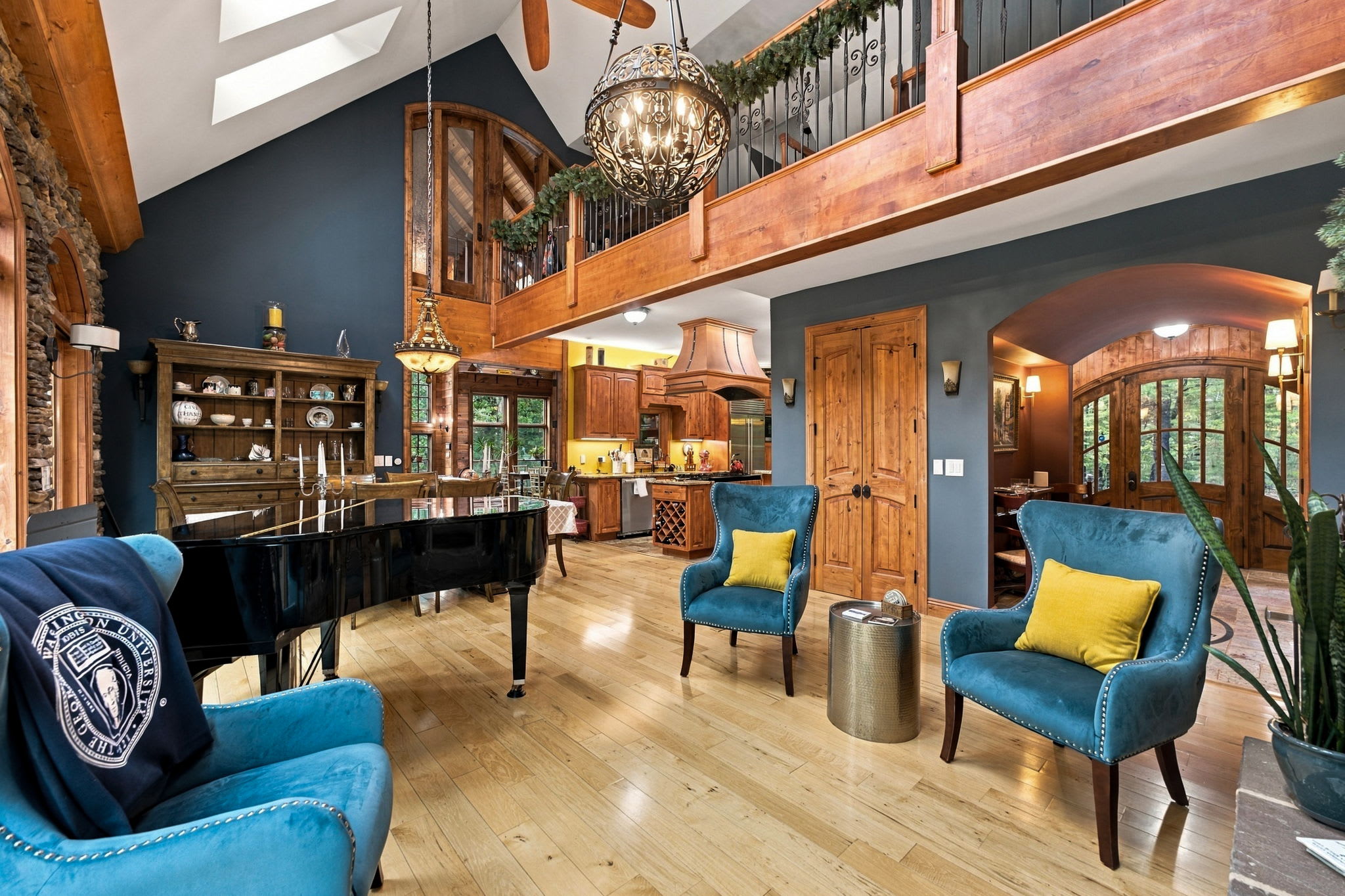 Mountain Lodge w/Theater, Gym, Music Room + Piano