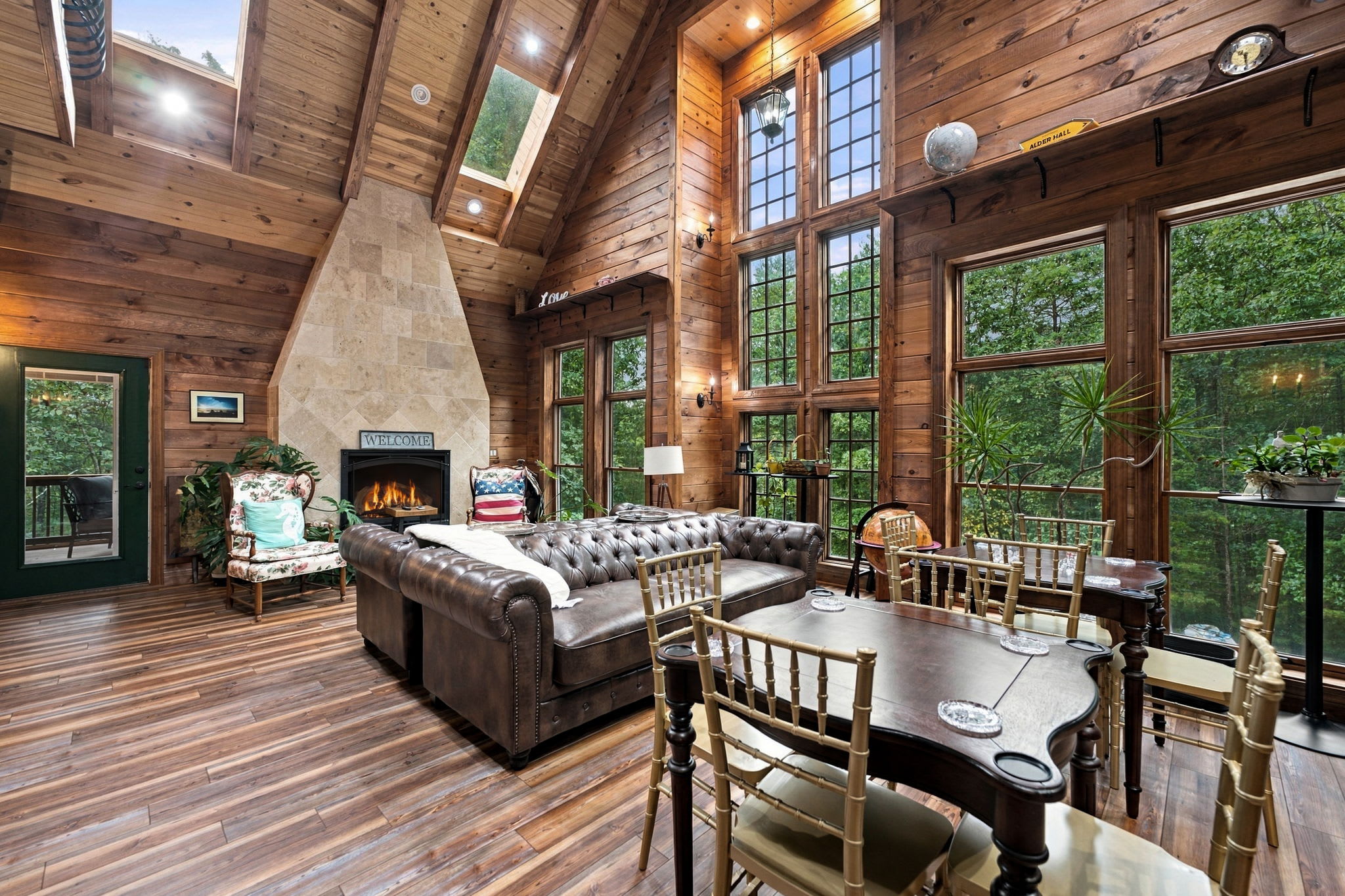 Mountain Lodge w/Theater, Gym, Music Room + Piano