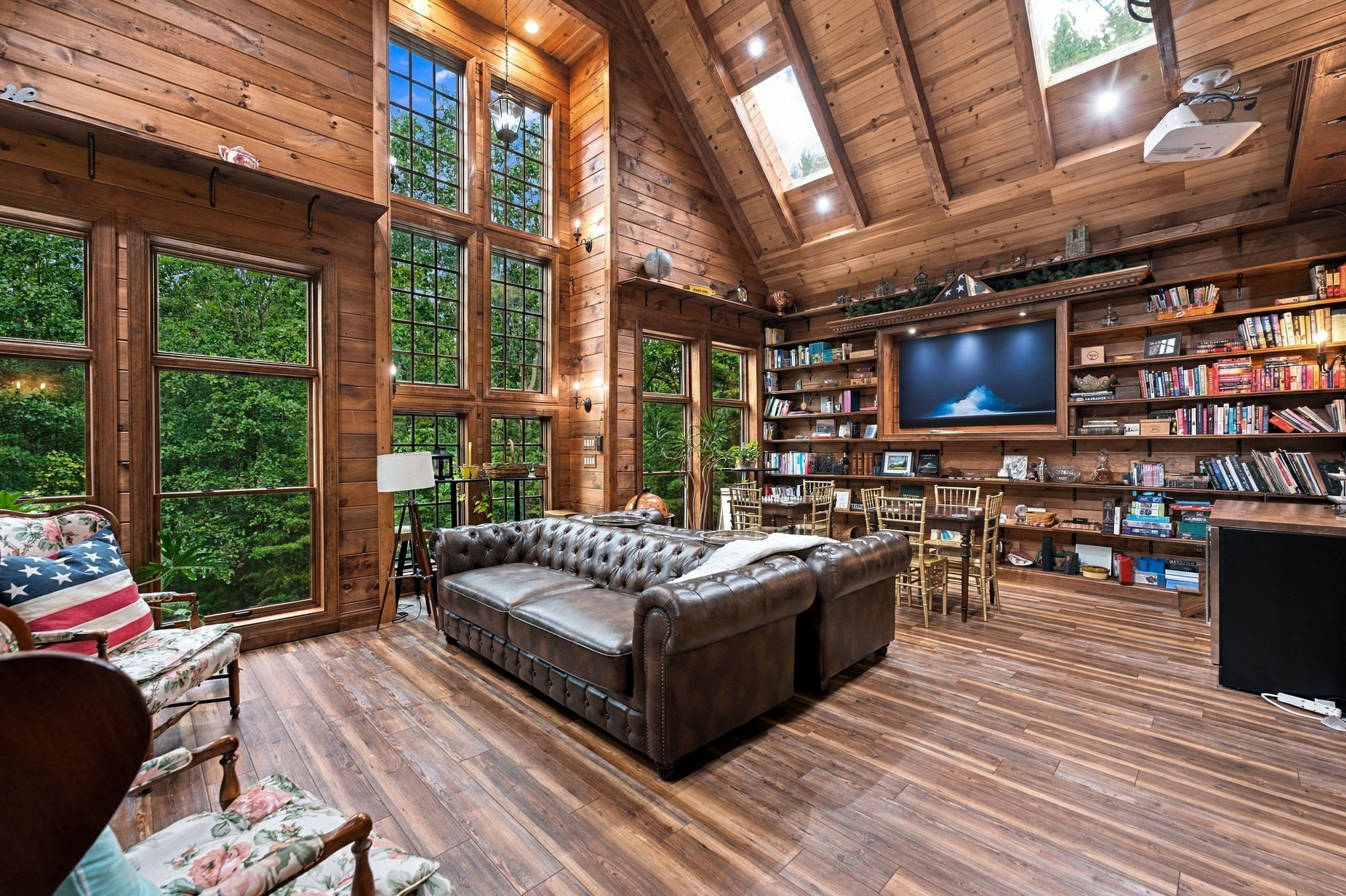 Mountain Lodge w/Theater, Gym, Music Room + Piano