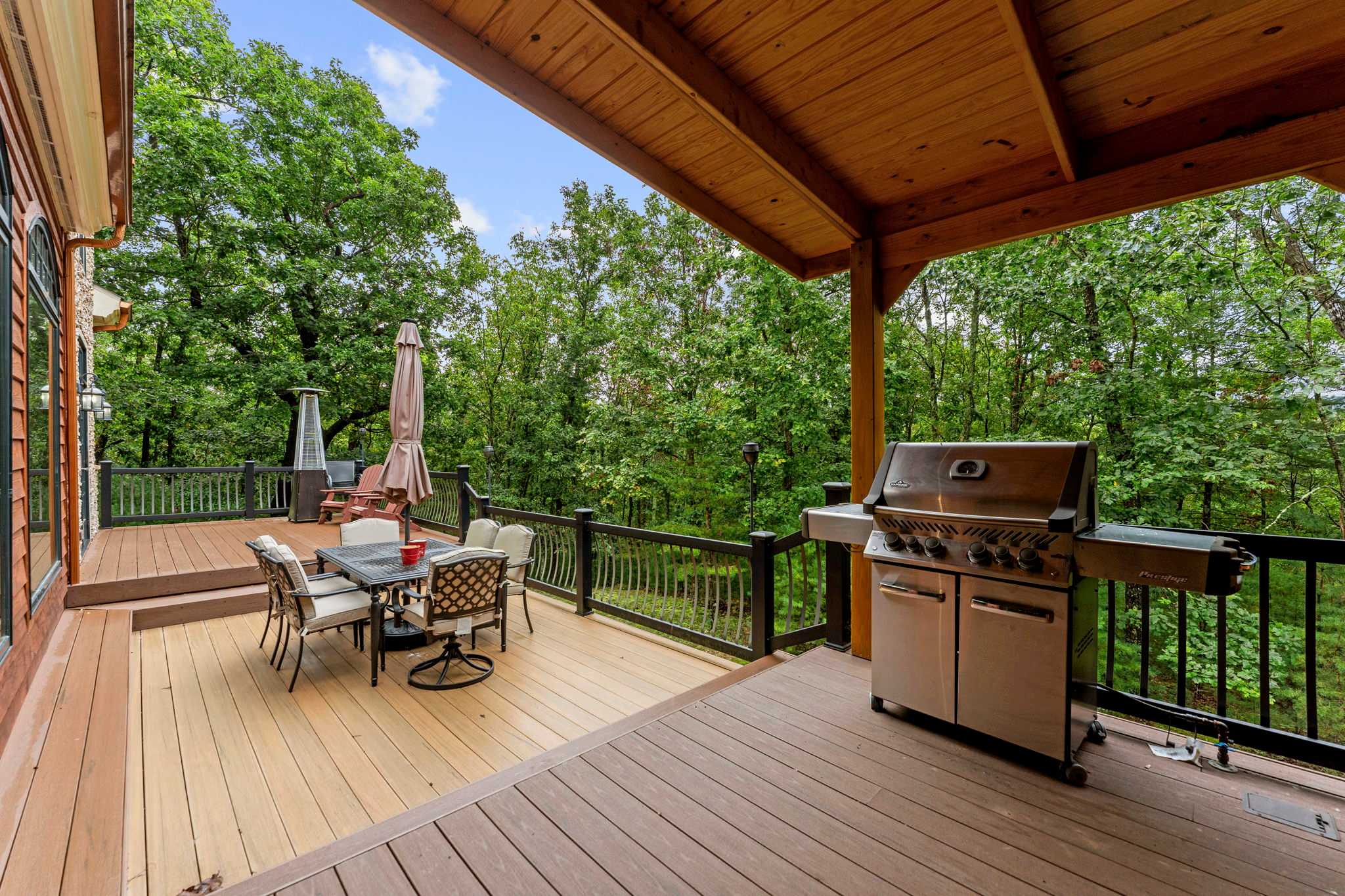 Mountain Lodge w/Theater, Gym, Music Room + Piano