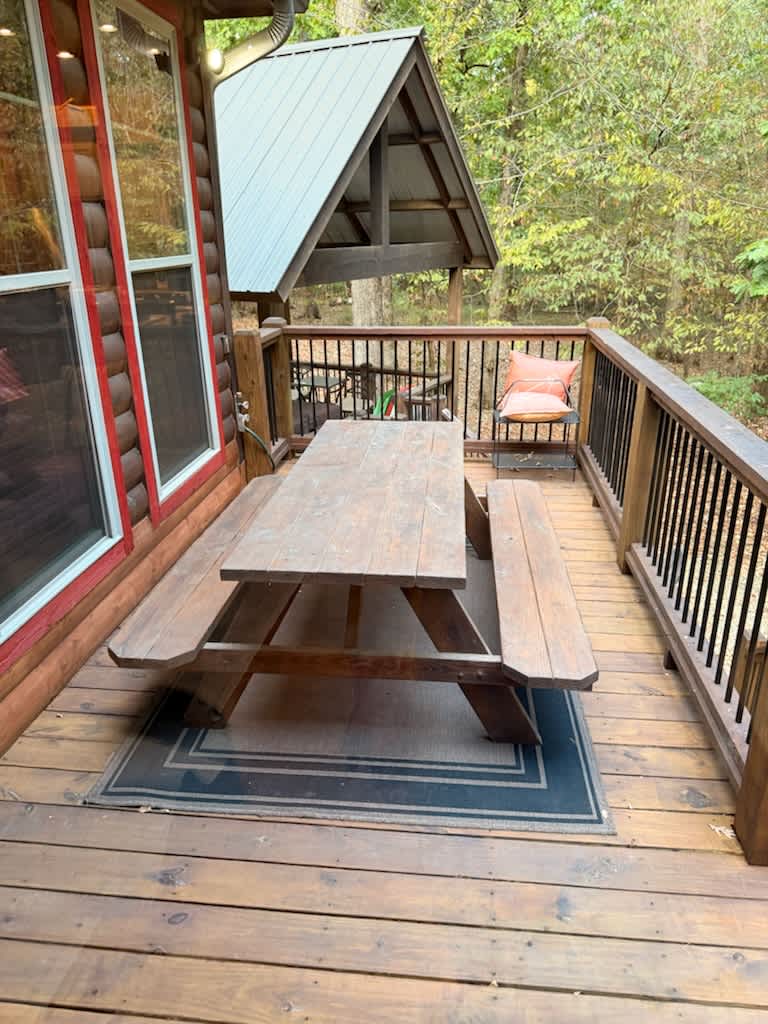 Classic! Away From It All! Hot Tub-Firepit-Arcade!