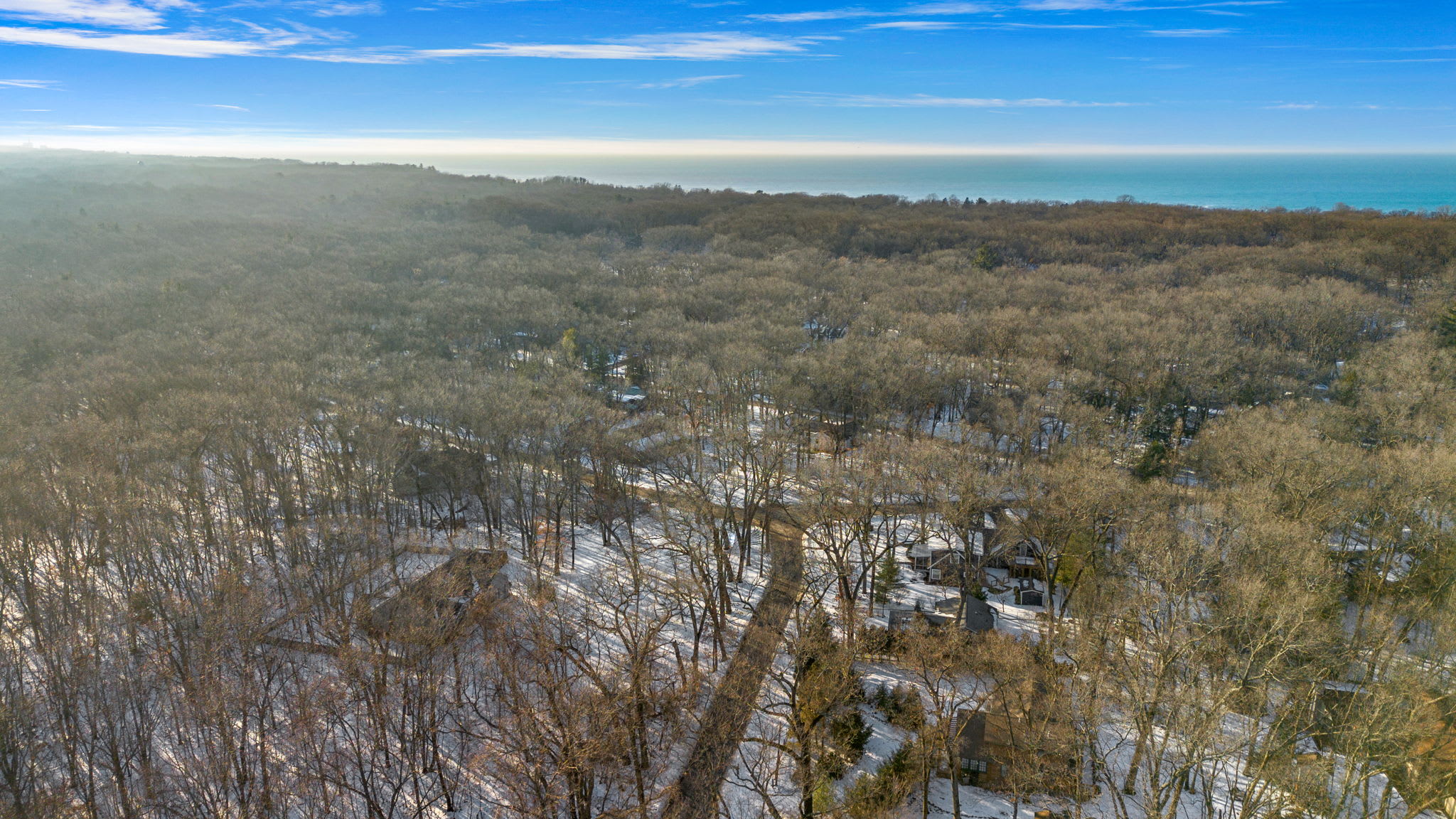 Peaceful woodland privacy, minutes from the shoreline.