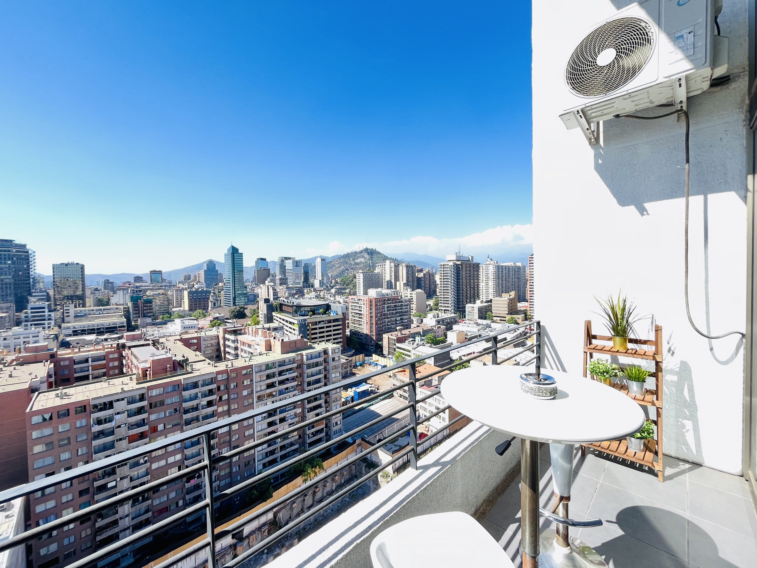 Panoramic Loft Paris-Londres Area - A/C & Pool