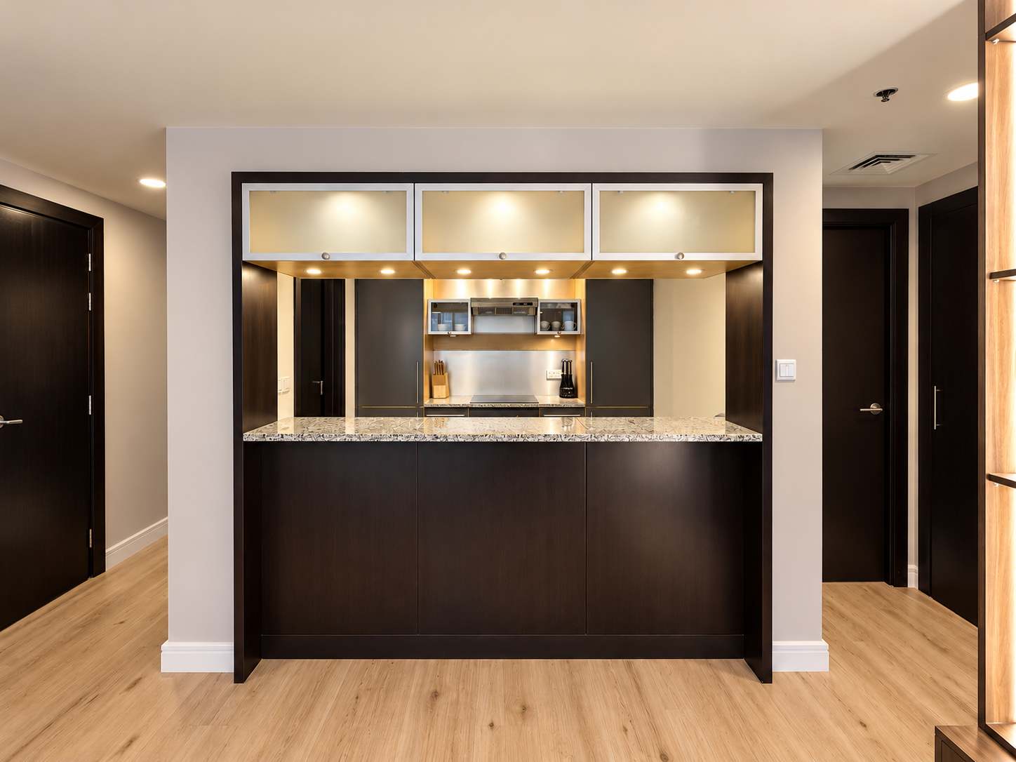 Luxury 1 Bedroom Apartment with Pool and Gym in Dubai Marina - Image 9