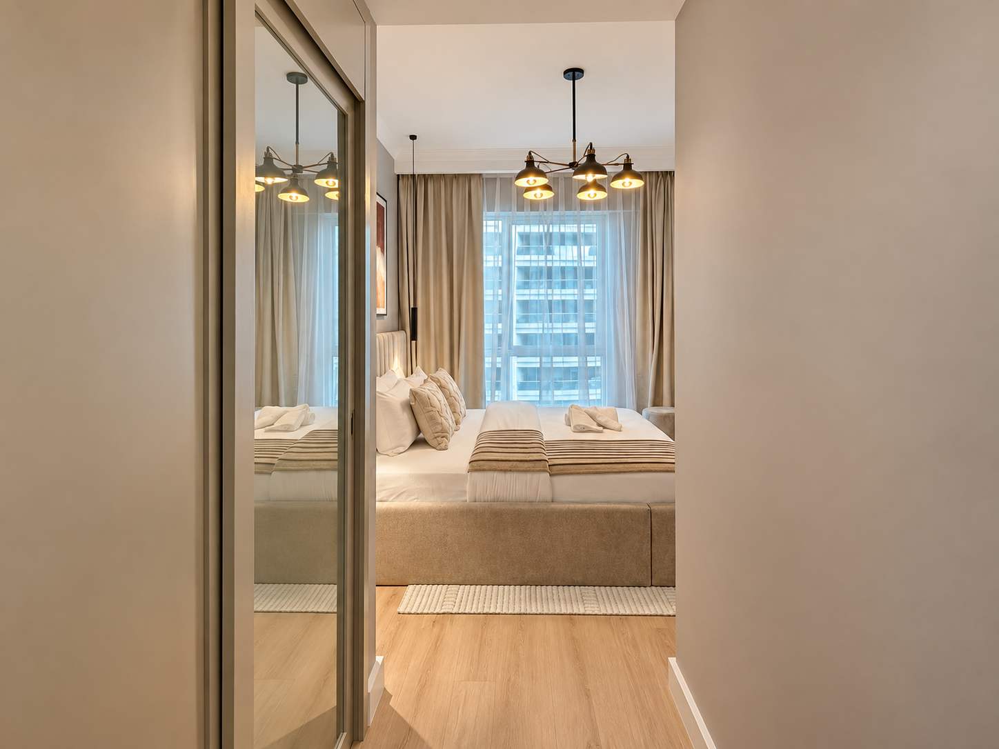 Luxury 1 Bedroom Apartment with Pool and Gym in Dubai Marina - Image 22