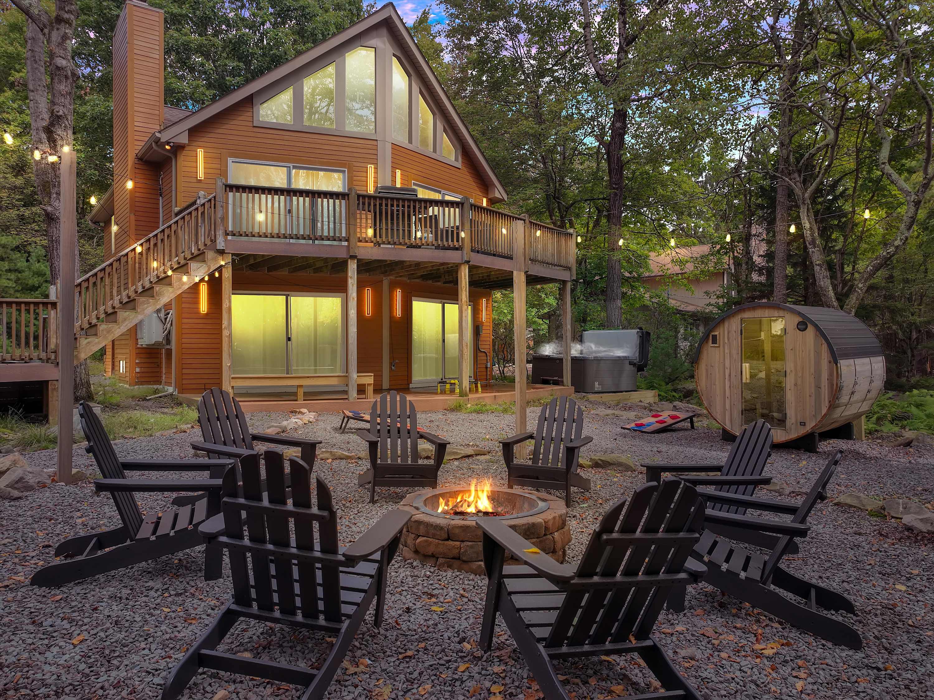 Pine Vaulted Chalet | HotTub | Firepit | BBQ Grill