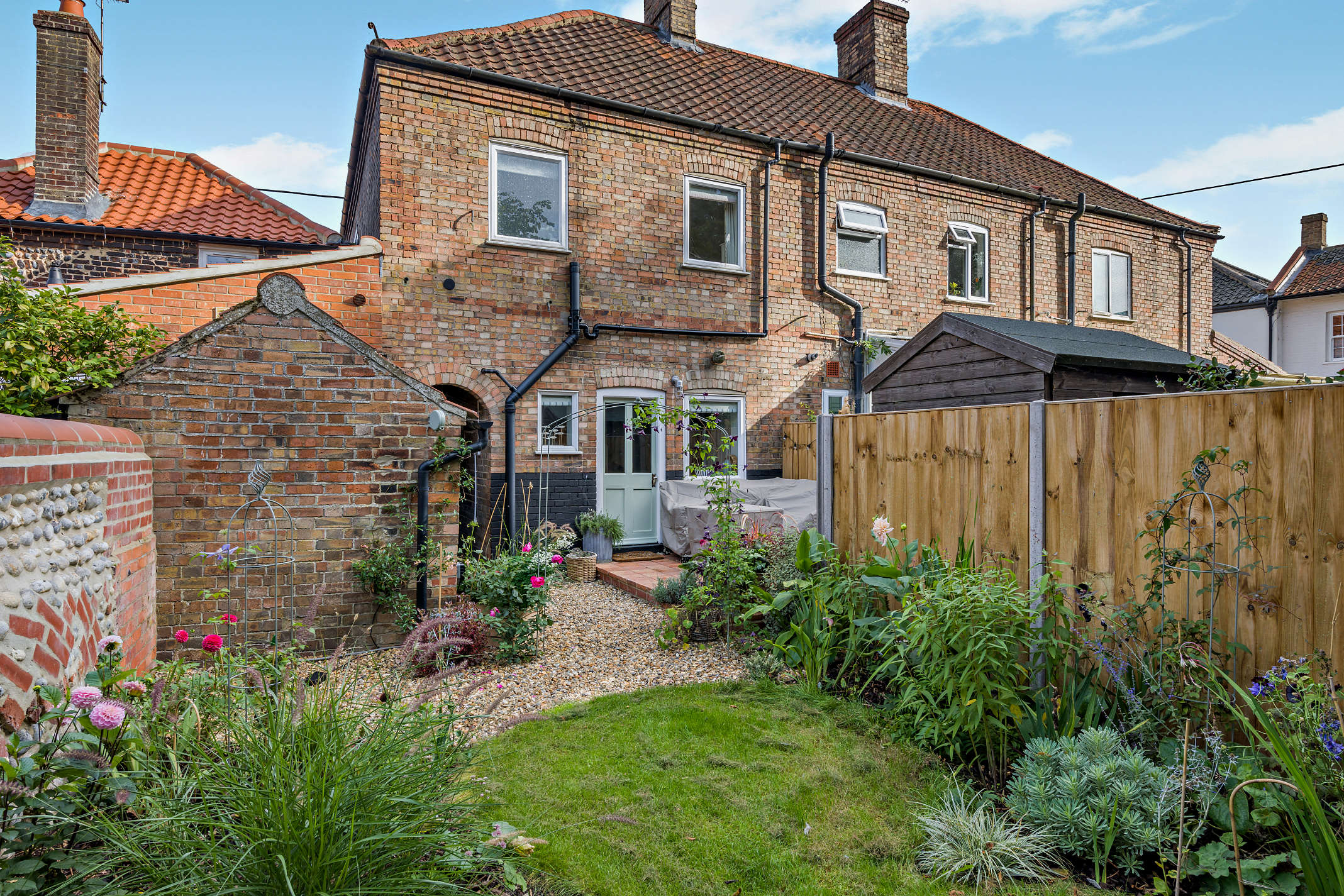 Silk Weaver's Cottage – photo 25