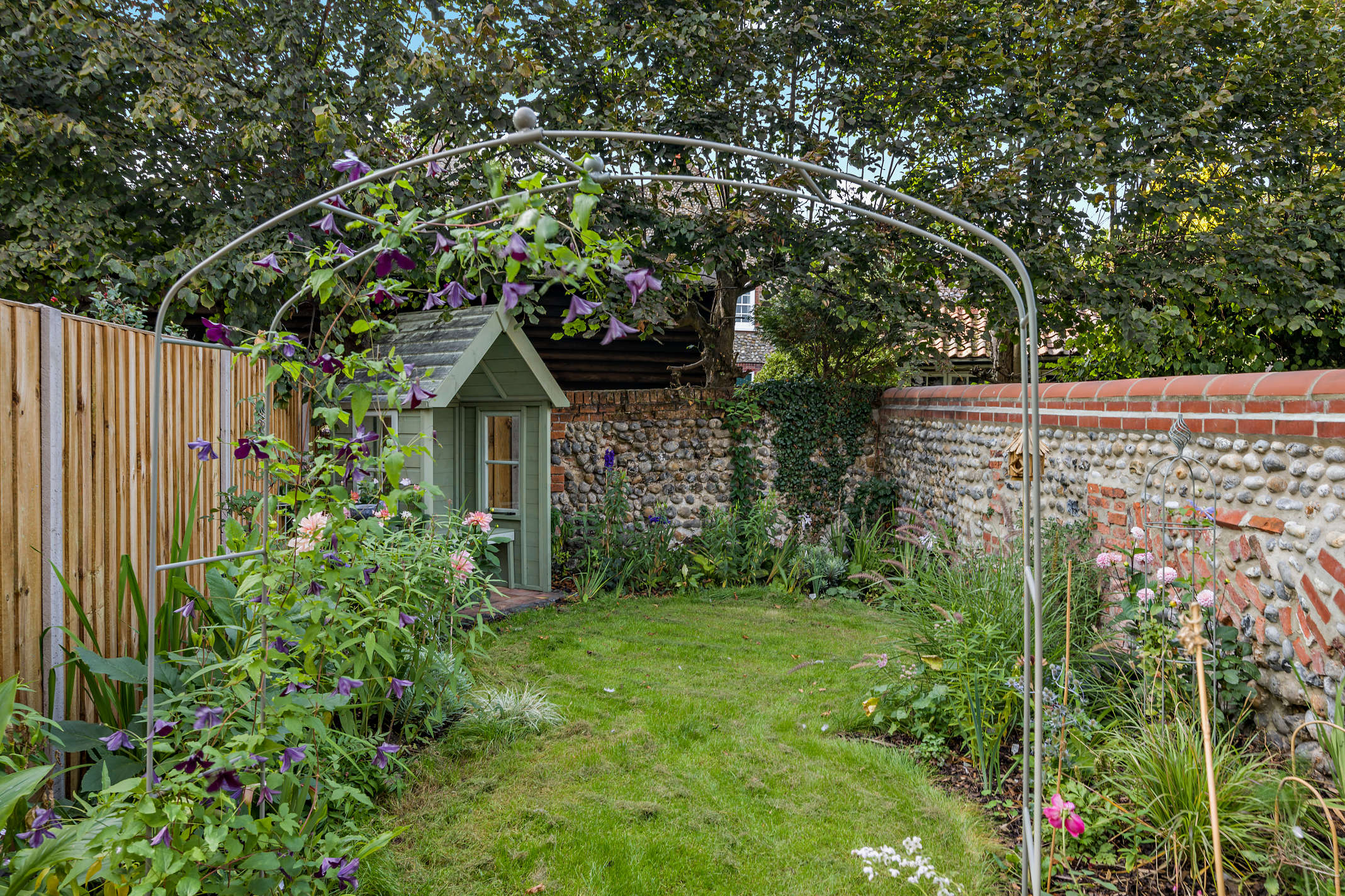 Silk Weaver's Cottage – photo 21