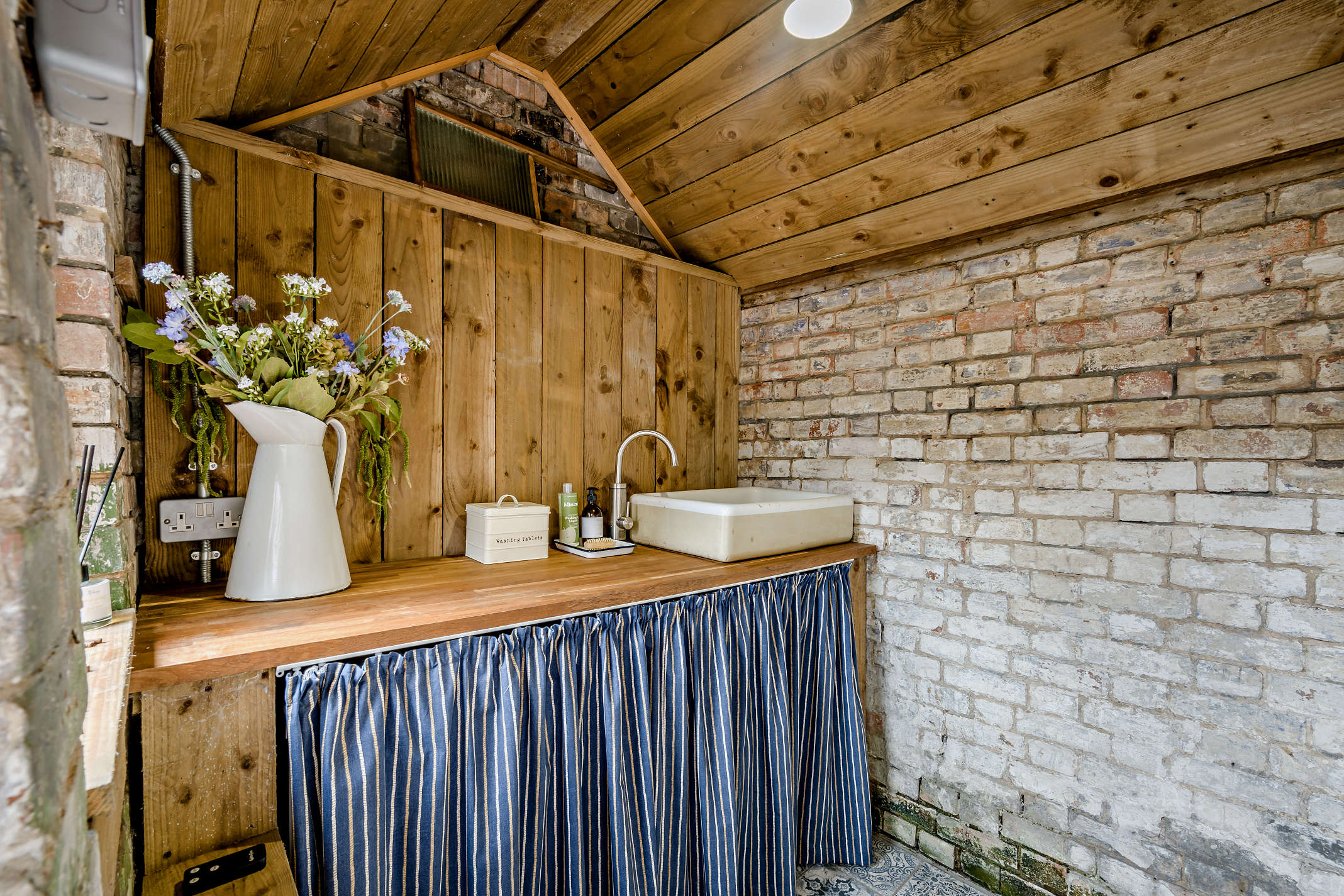 Silk Weaver's Cottage – photo 17