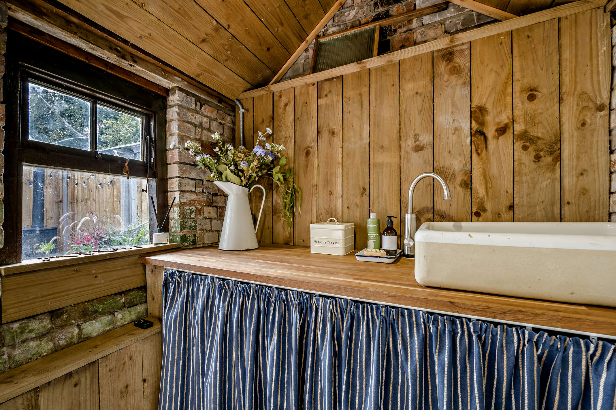 Silk Weaver's Cottage – photo 19