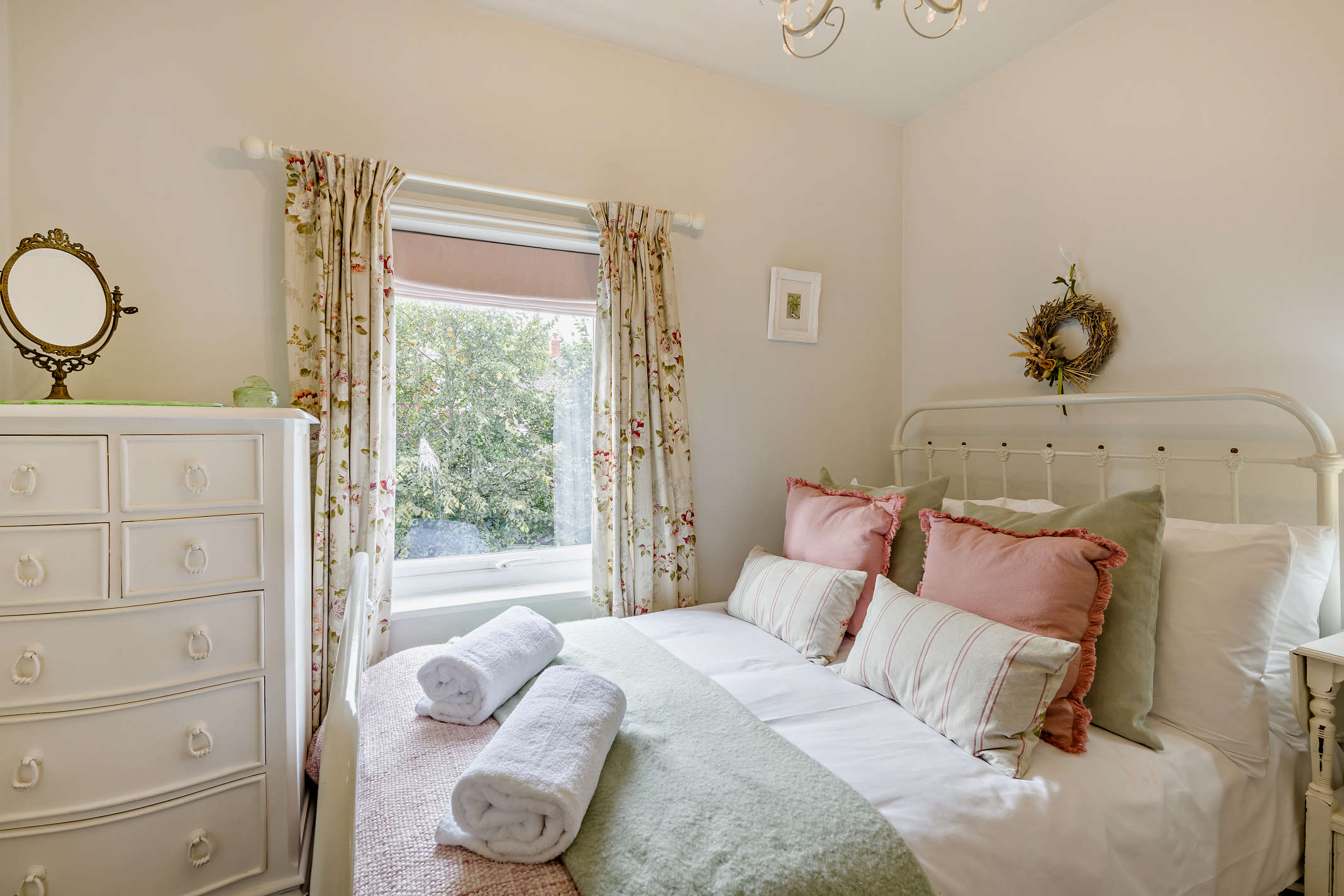 Silk Weaver's Cottage – photo 13