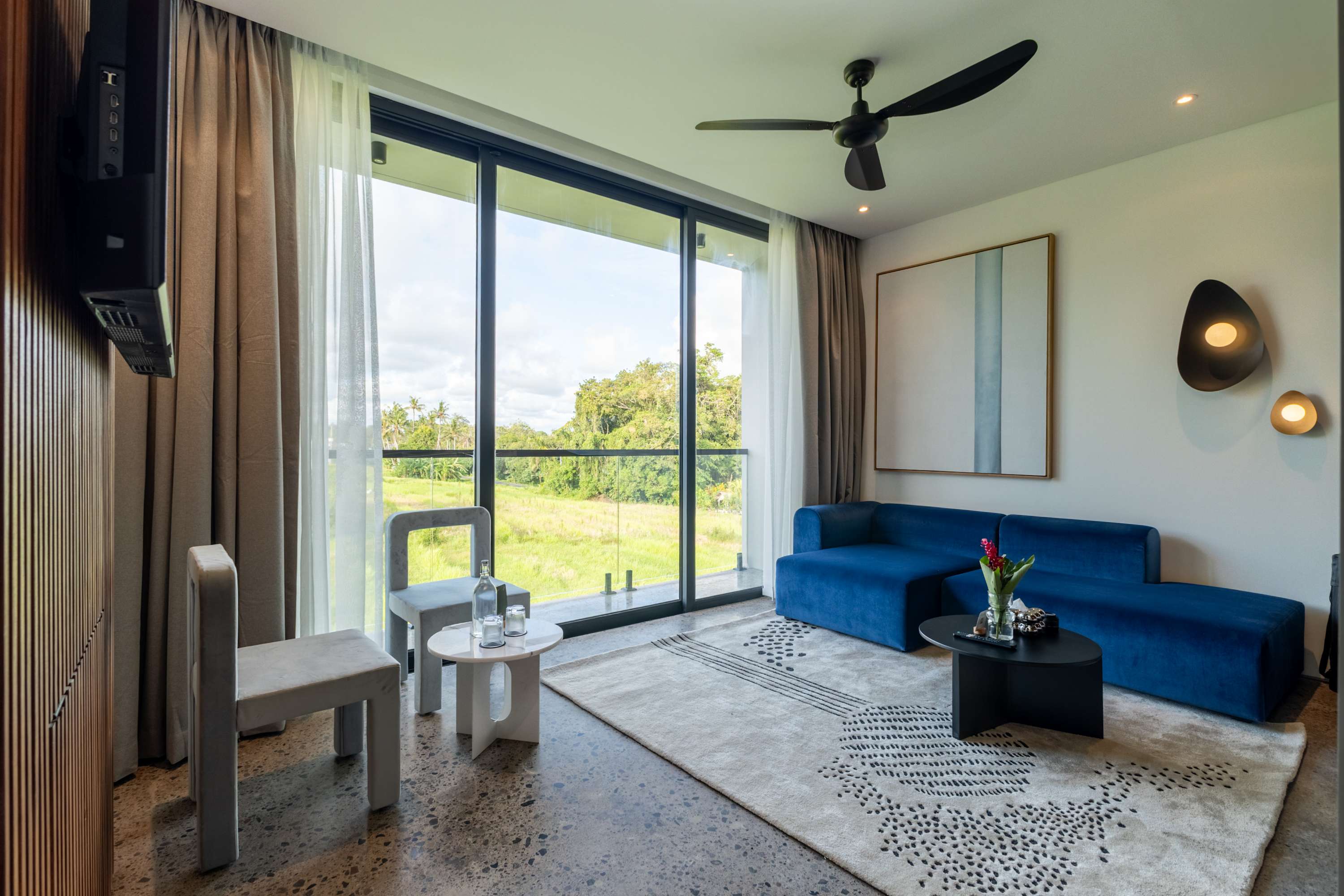 Ecoverse Studio T1