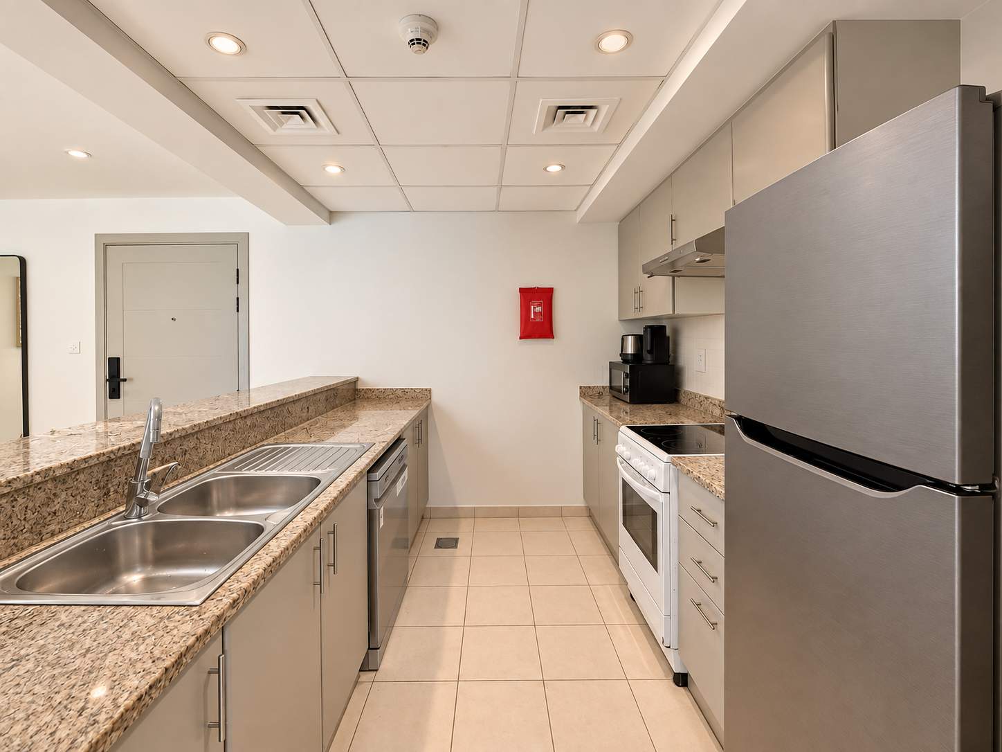 Modern one bedroom apartment in The Greens with pool and gym acce - Image 10