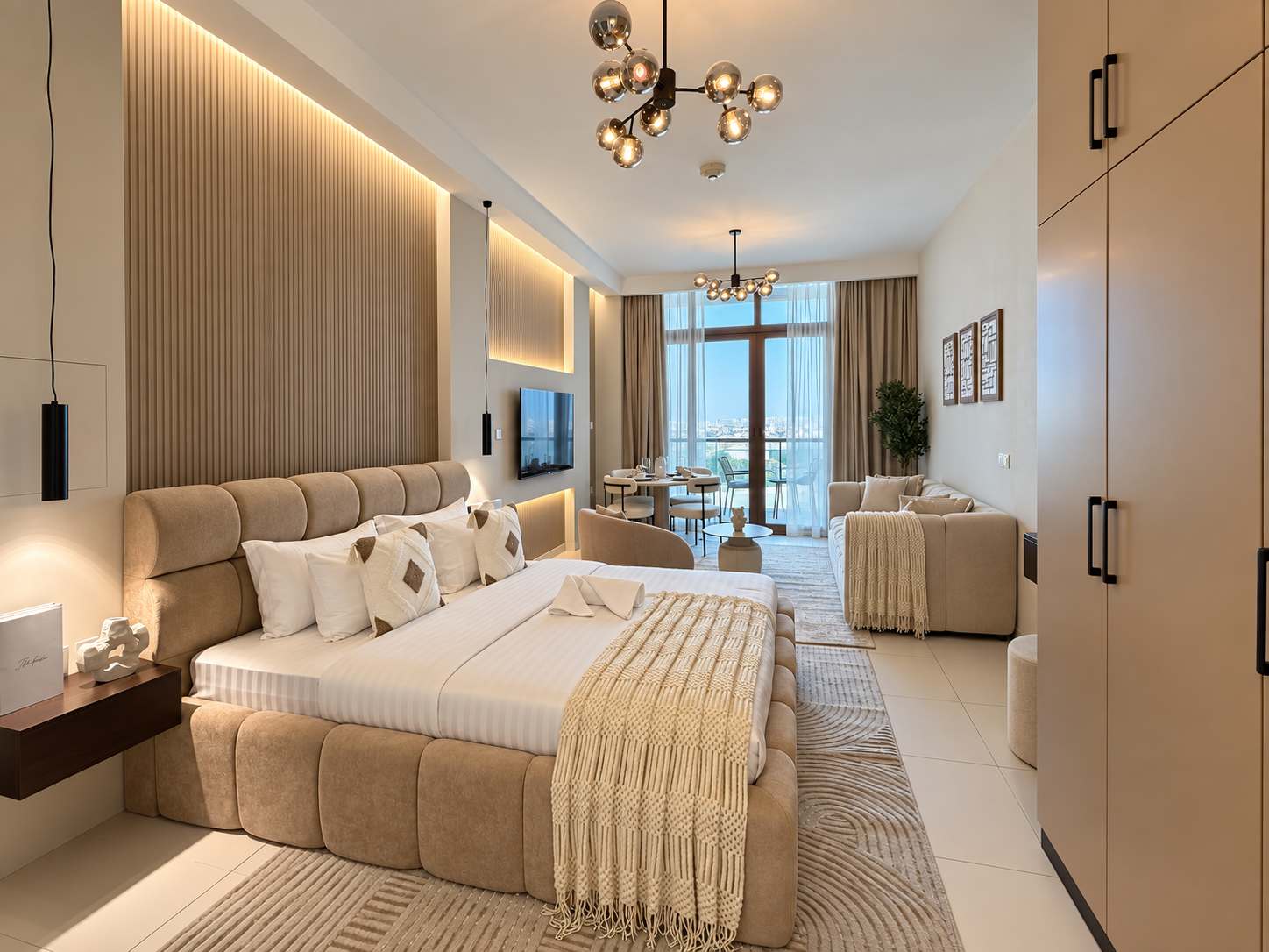 Luxury Palm Views East Apartment with Pool and Gym Access - Image 10