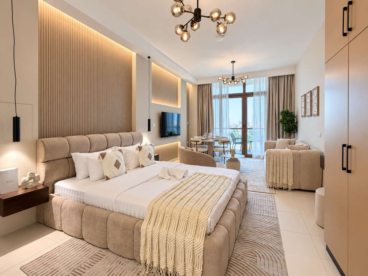 Luxury Palm Views East Apartment with Pool and Gym Access - Image 9