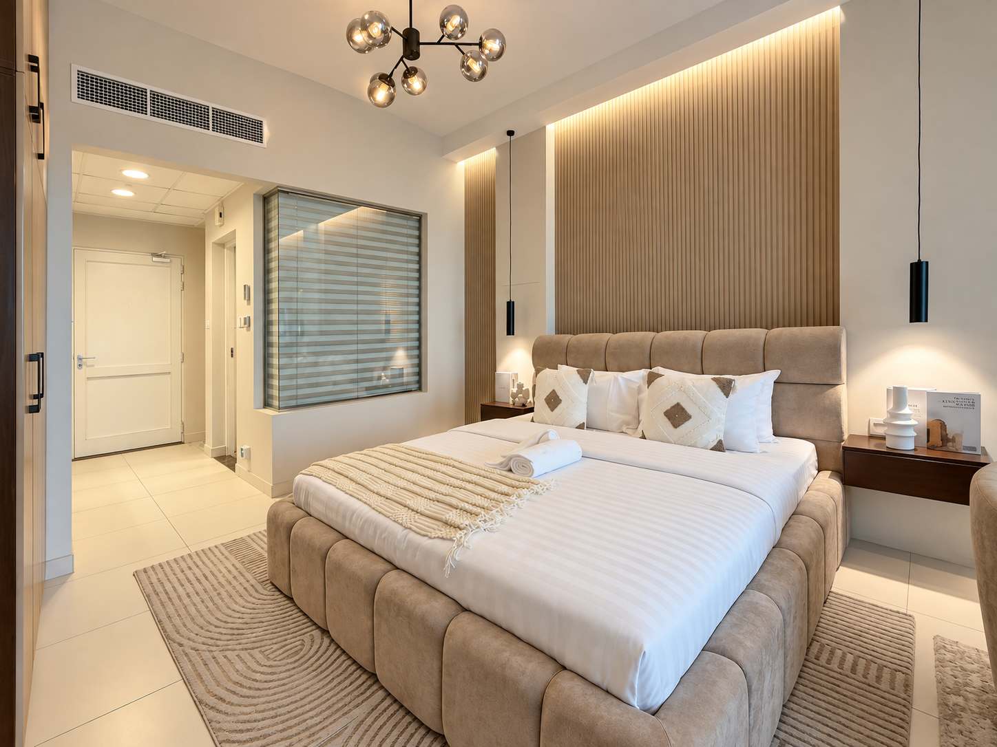 Luxury Palm Views East Apartment with Pool and Gym Access - Image 13