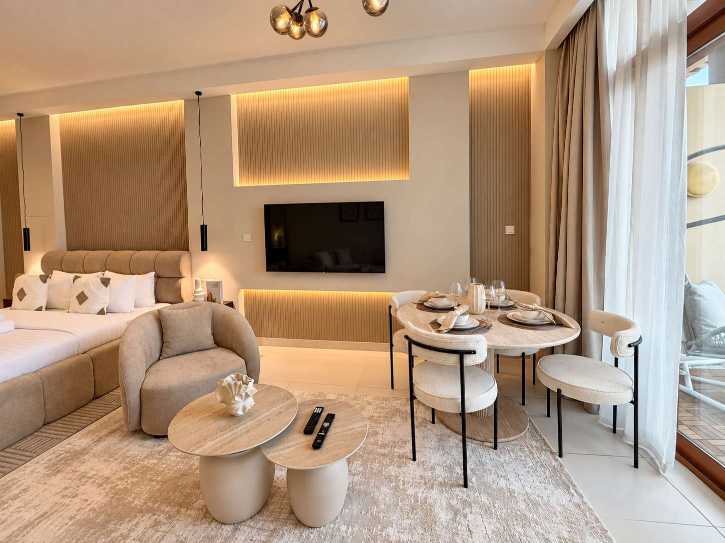 Luxury Palm Views East Apartment with Pool and Gym Access - Image 8