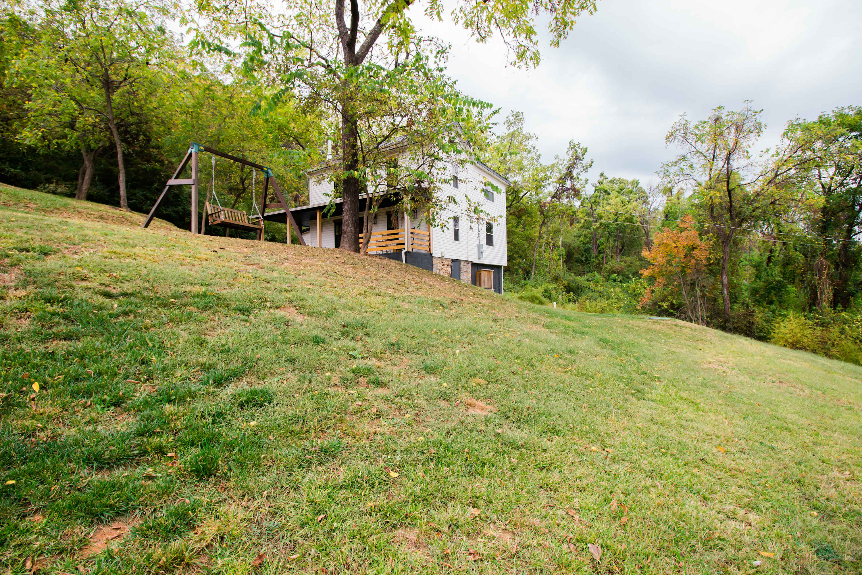 Historic w/ Mountain Views + 10 min to Bryce Resort