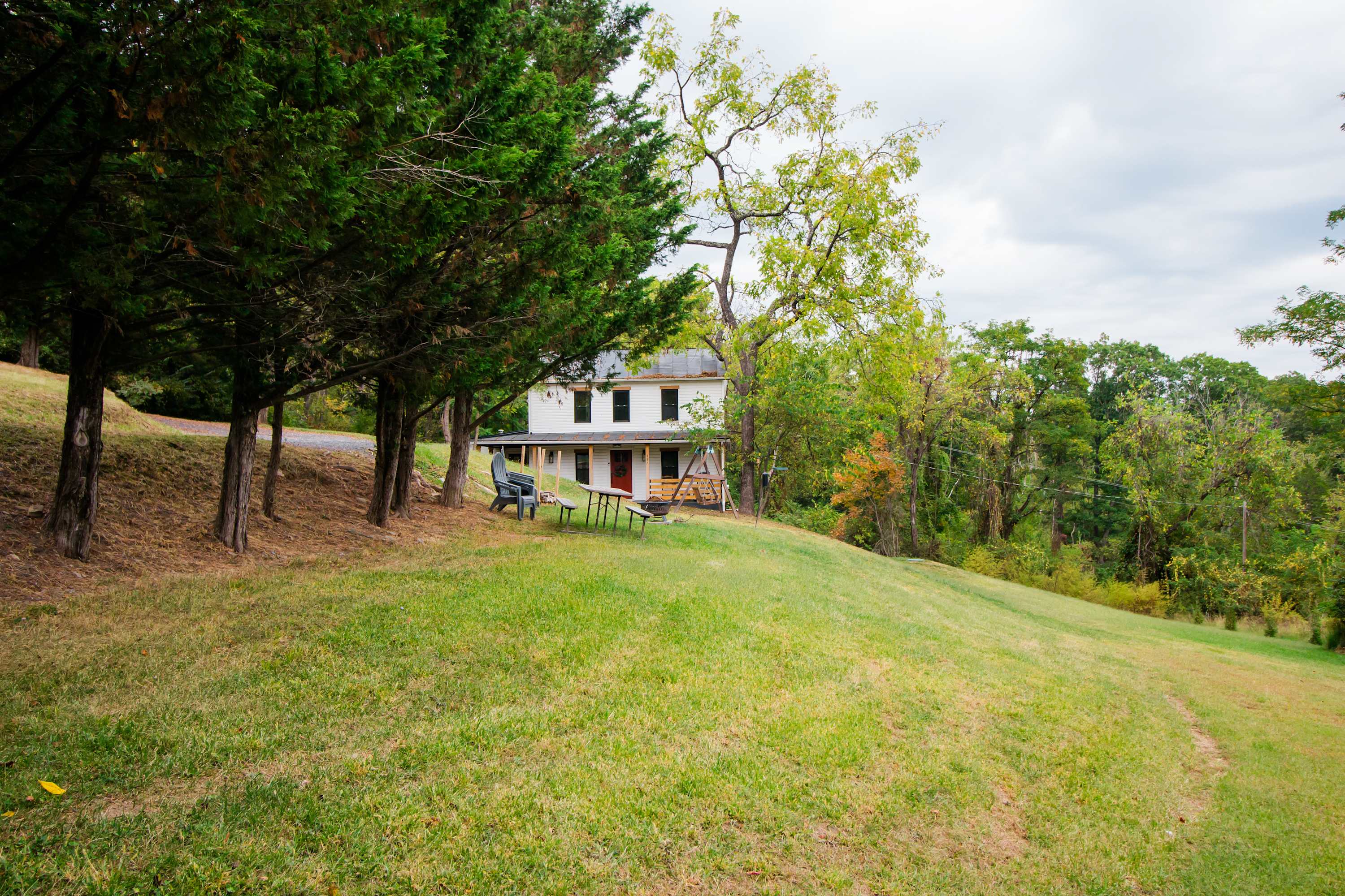 Historic w/ Mountain Views + 10 min to Bryce Resort
