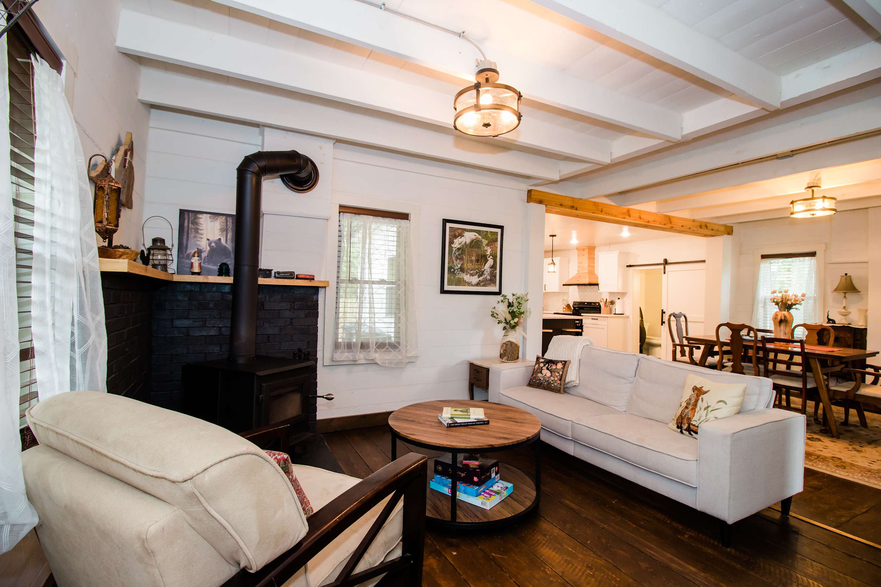 Historic w/ Mountain Views + 10 min to Bryce Resort