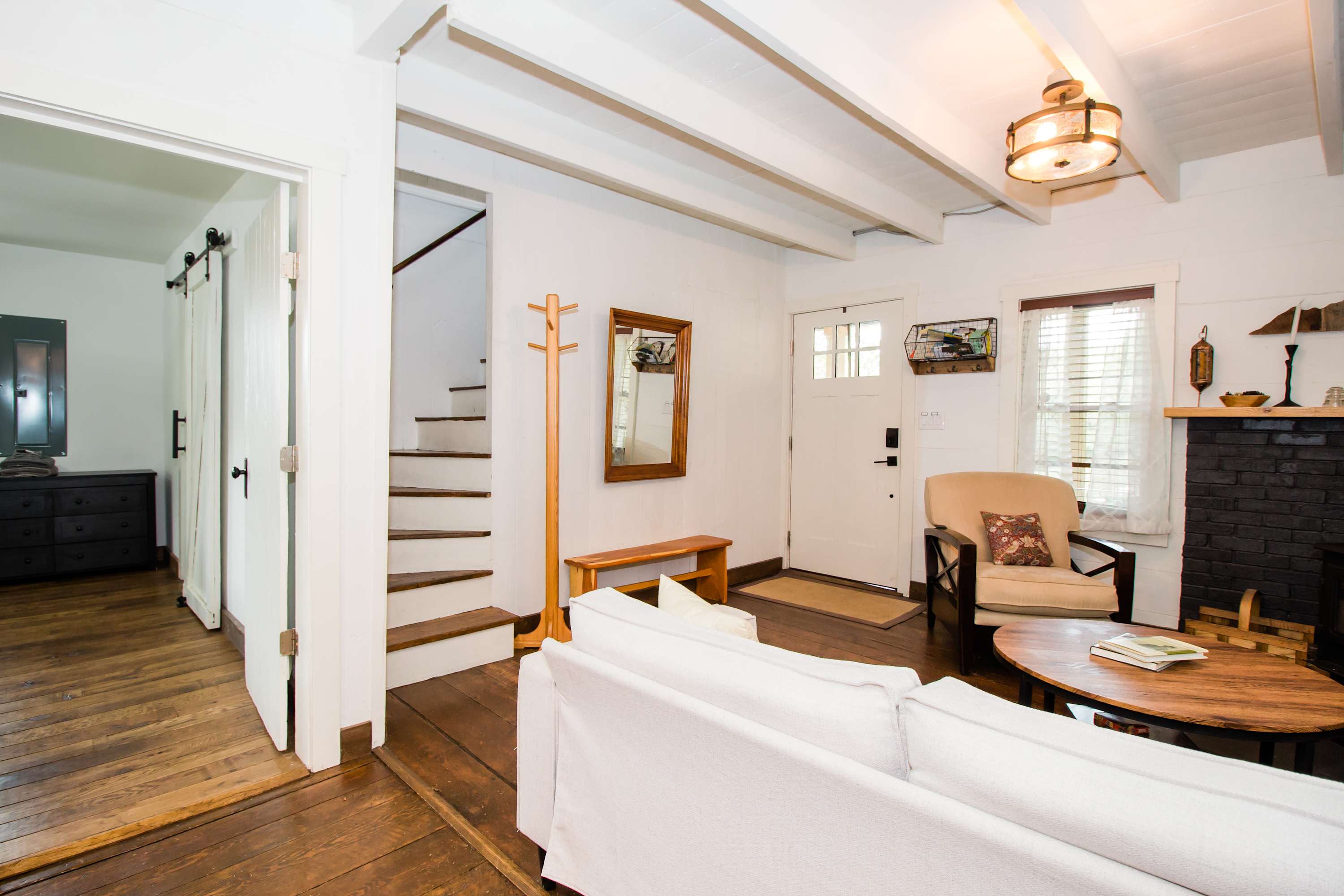 Historic w/ Mountain Views + 10 min to Bryce Resort