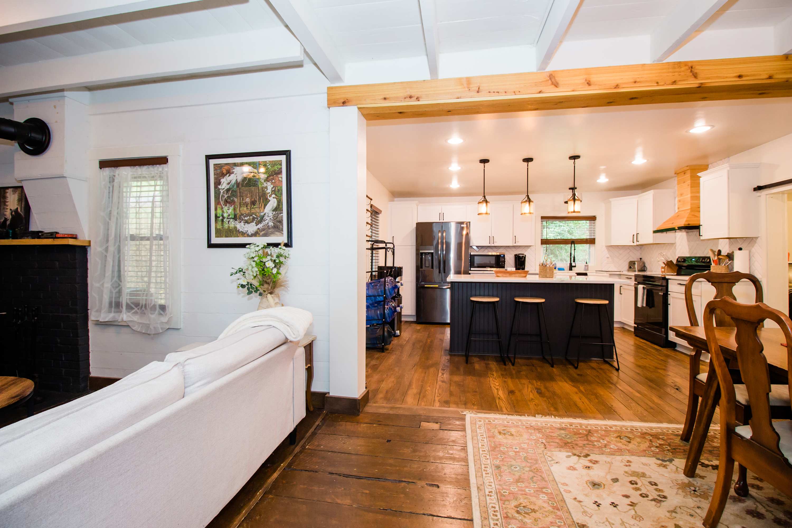 Historic w/ Mountain Views + 10 min to Bryce Resort