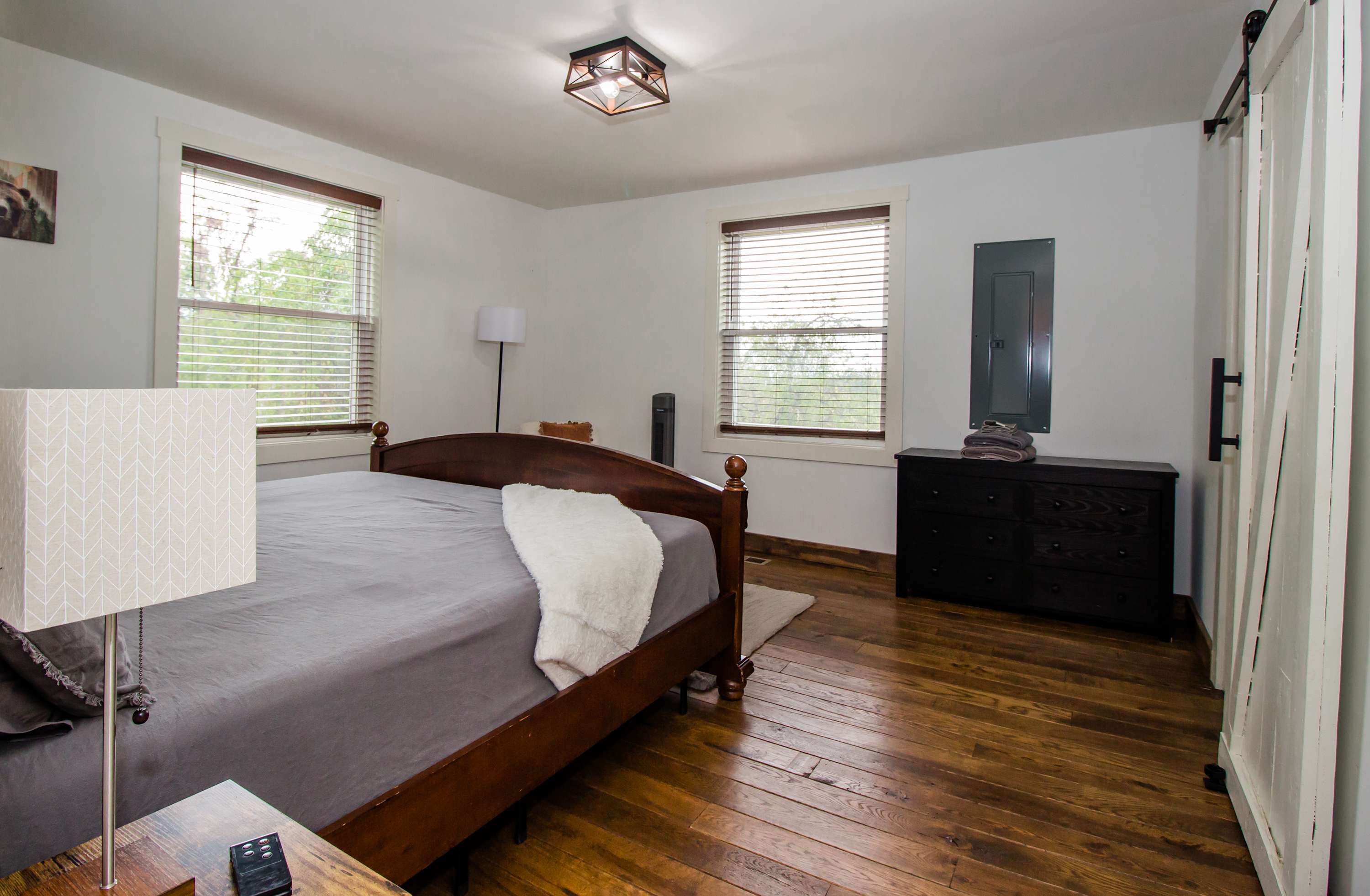 Historic w/ Mountain Views + 10 min to Bryce Resort