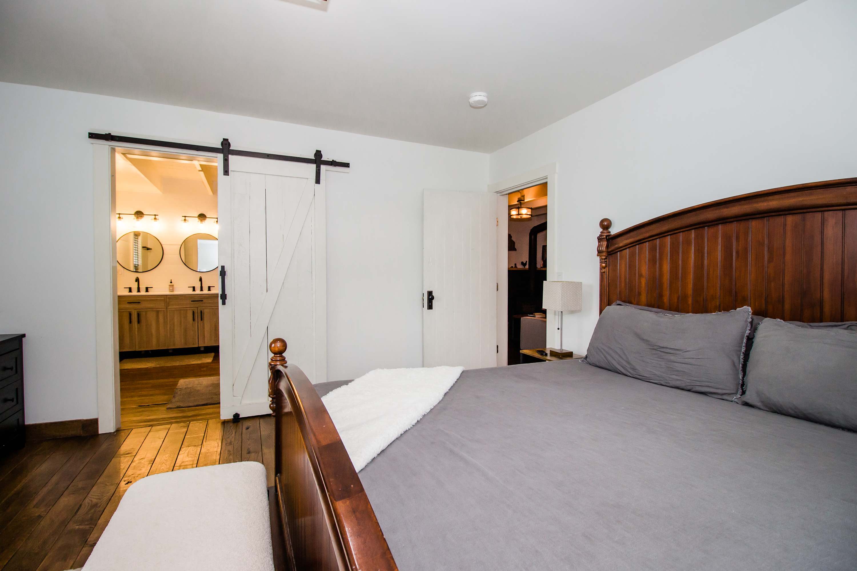 Historic w/ Mountain Views + 10 min to Bryce Resort