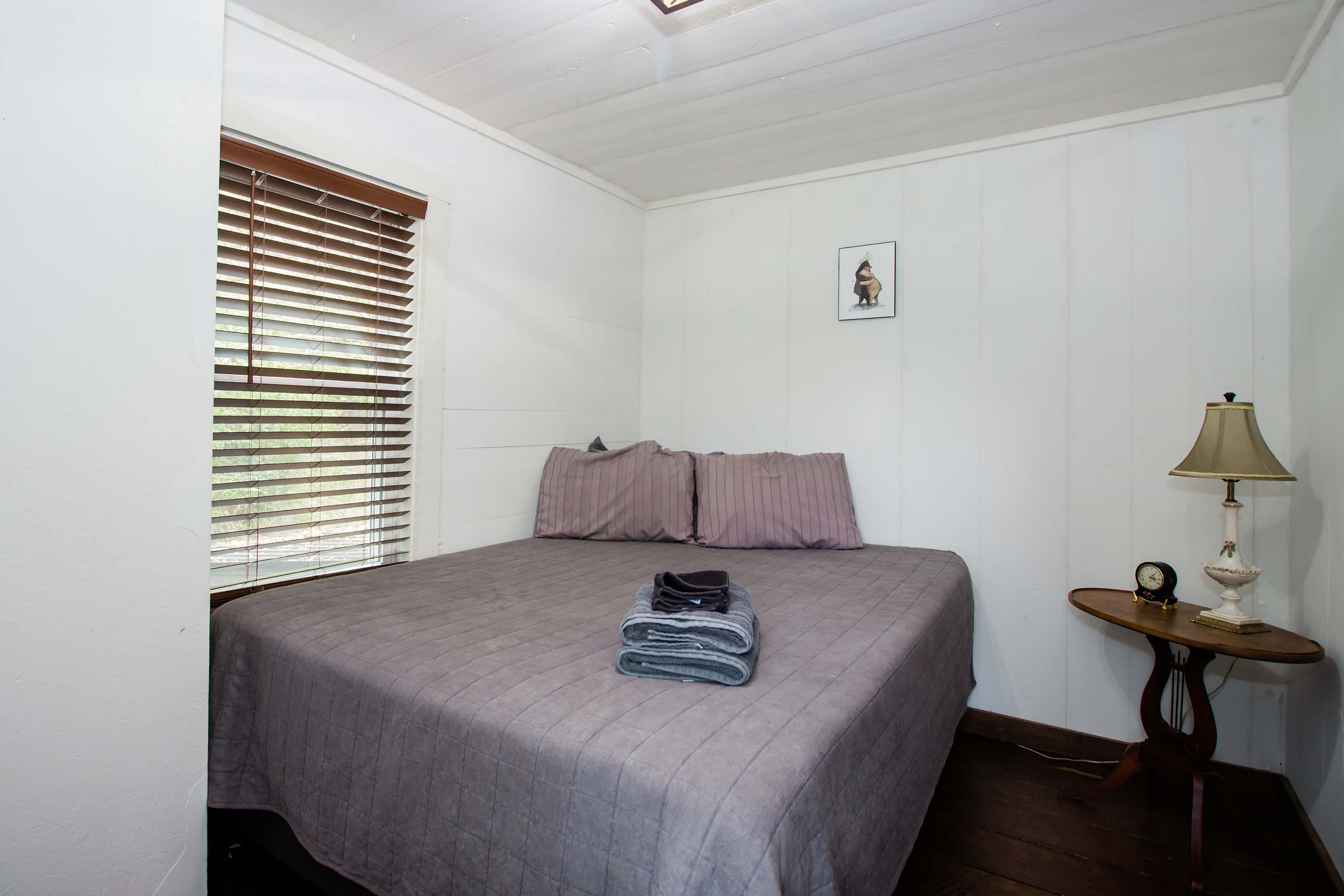 Historic w/ Mountain Views + 10 min to Bryce Resort