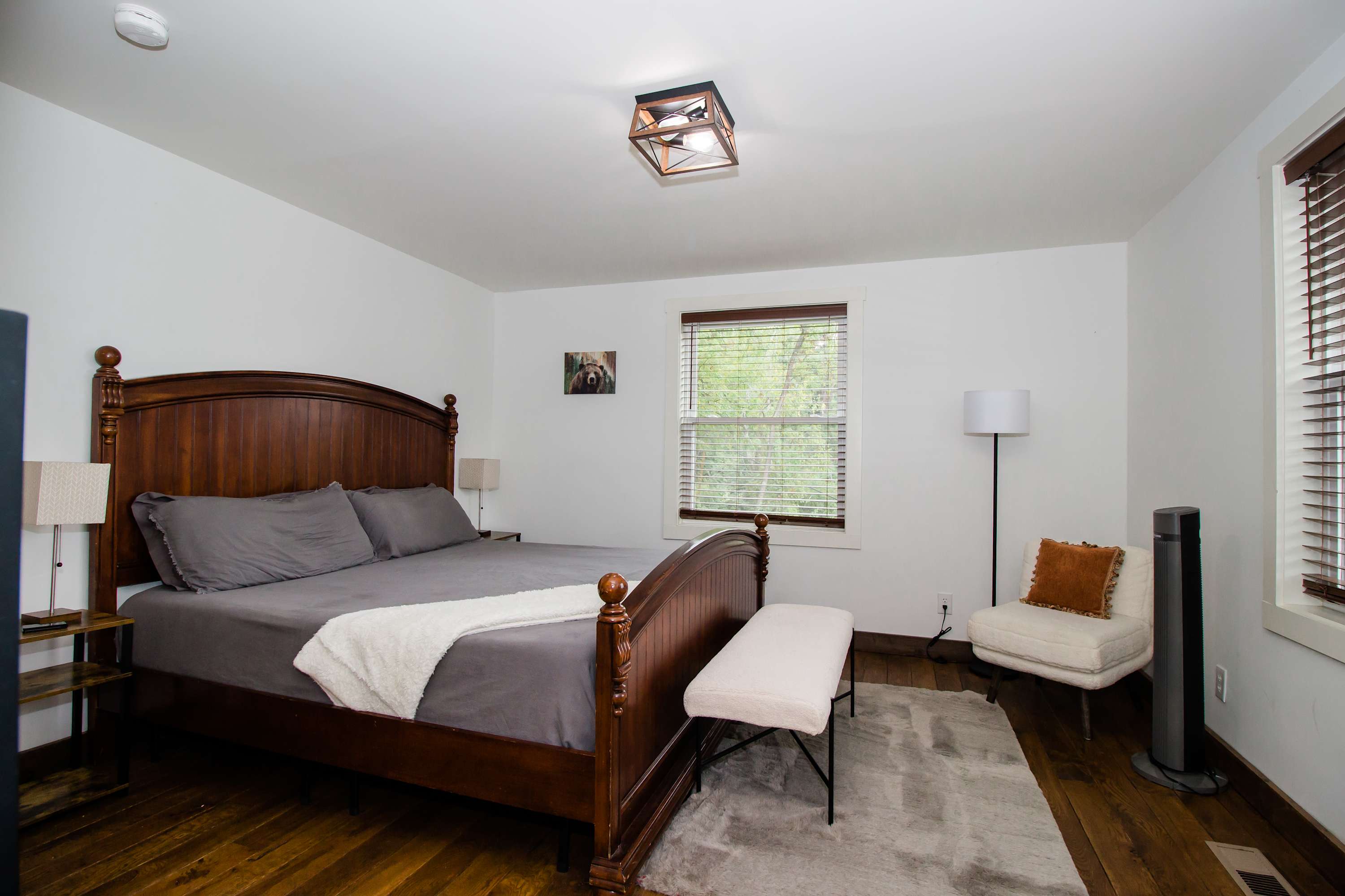 Historic w/ Mountain Views + 10 min to Bryce Resort